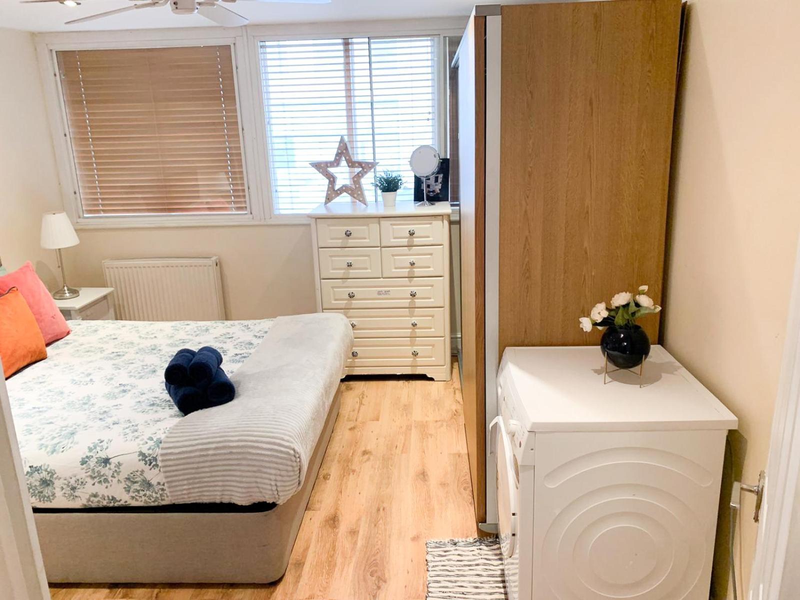 Lovely 1 Bedroom Flat In West Kensington London, Shepherd's Bush * Londres