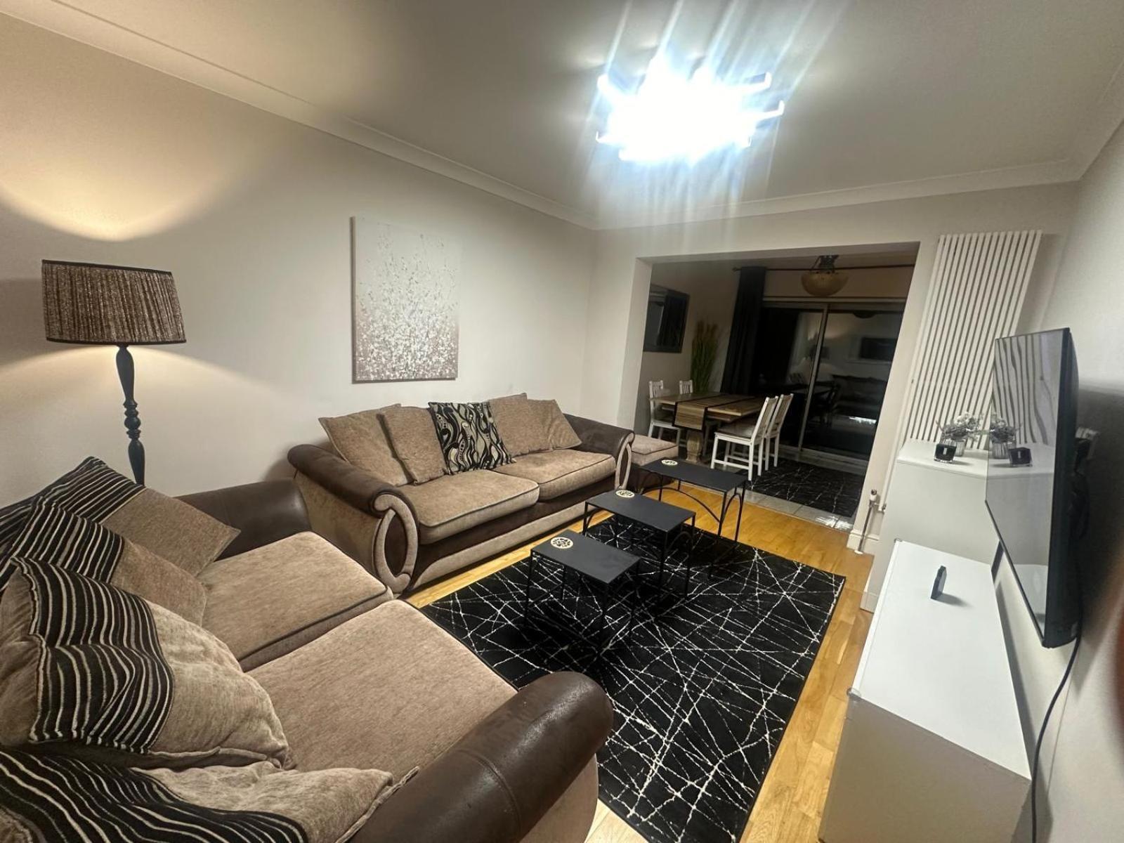 Cheviot 2 Bed Appartement Londen