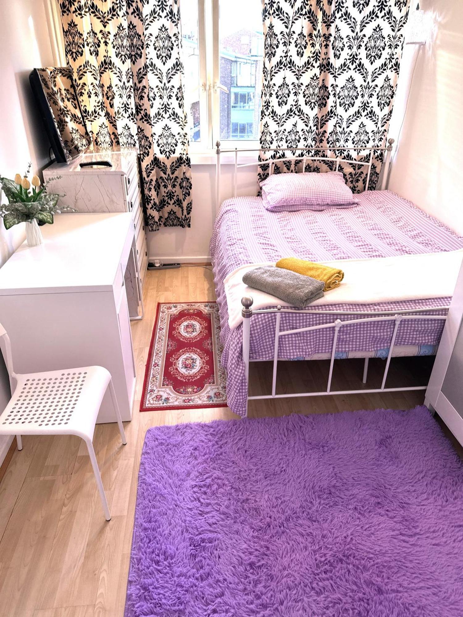 Excellent Double In Cheap Rate Around Privatunterkunft