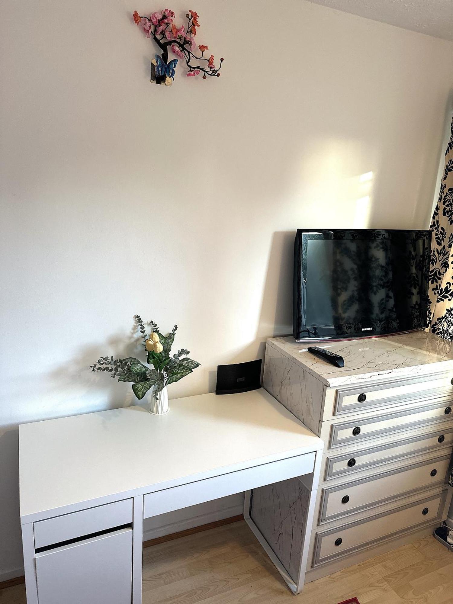 Excellent Double In Cheap Rate Around *