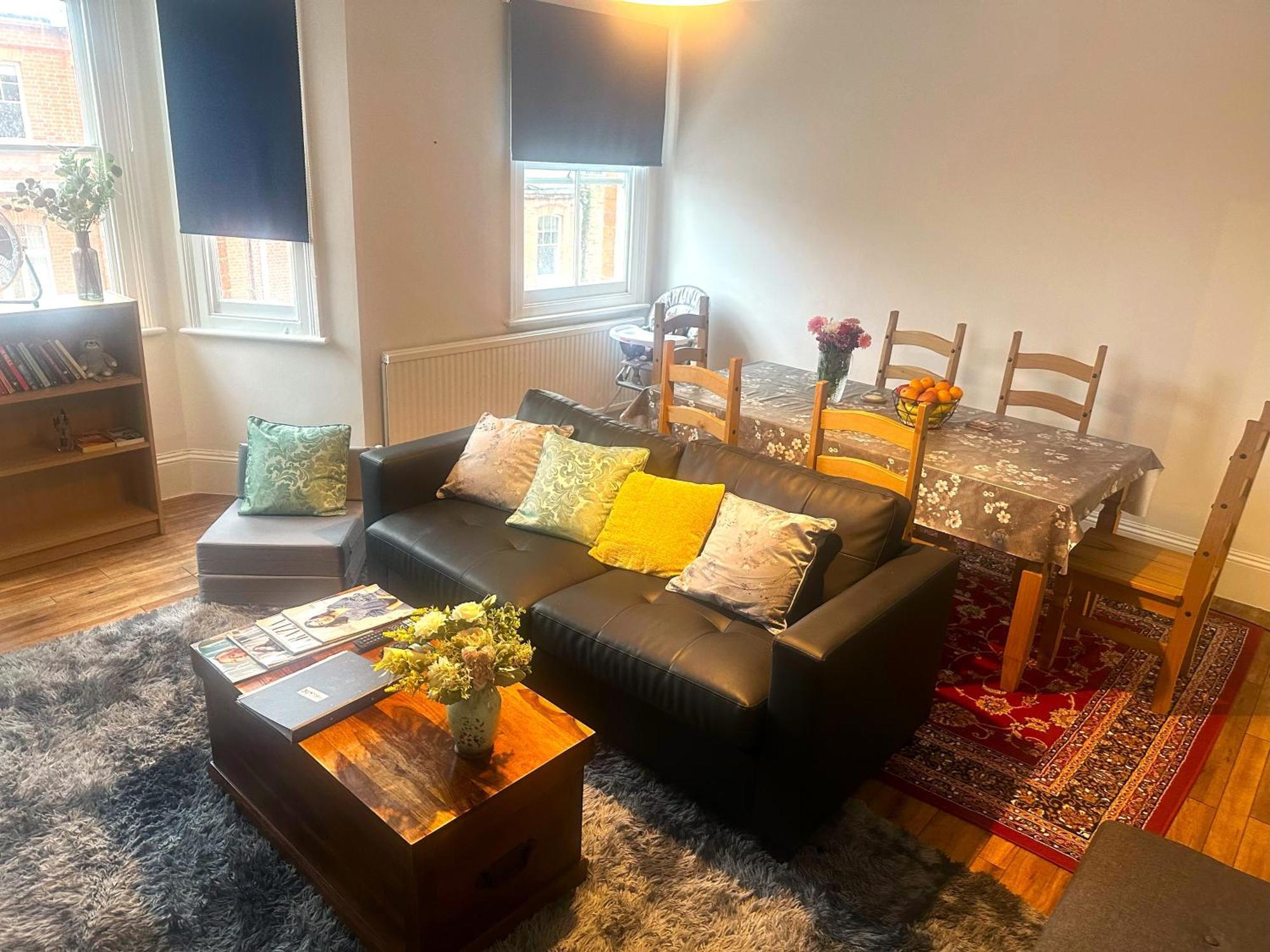 Delightful By Kensington & Chelsea Desirable Locations W8 Sw *