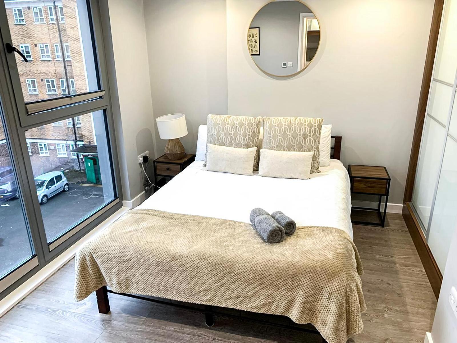 Contemporary With Private Terraces In Shoreditch, Hoxton, Islington * London