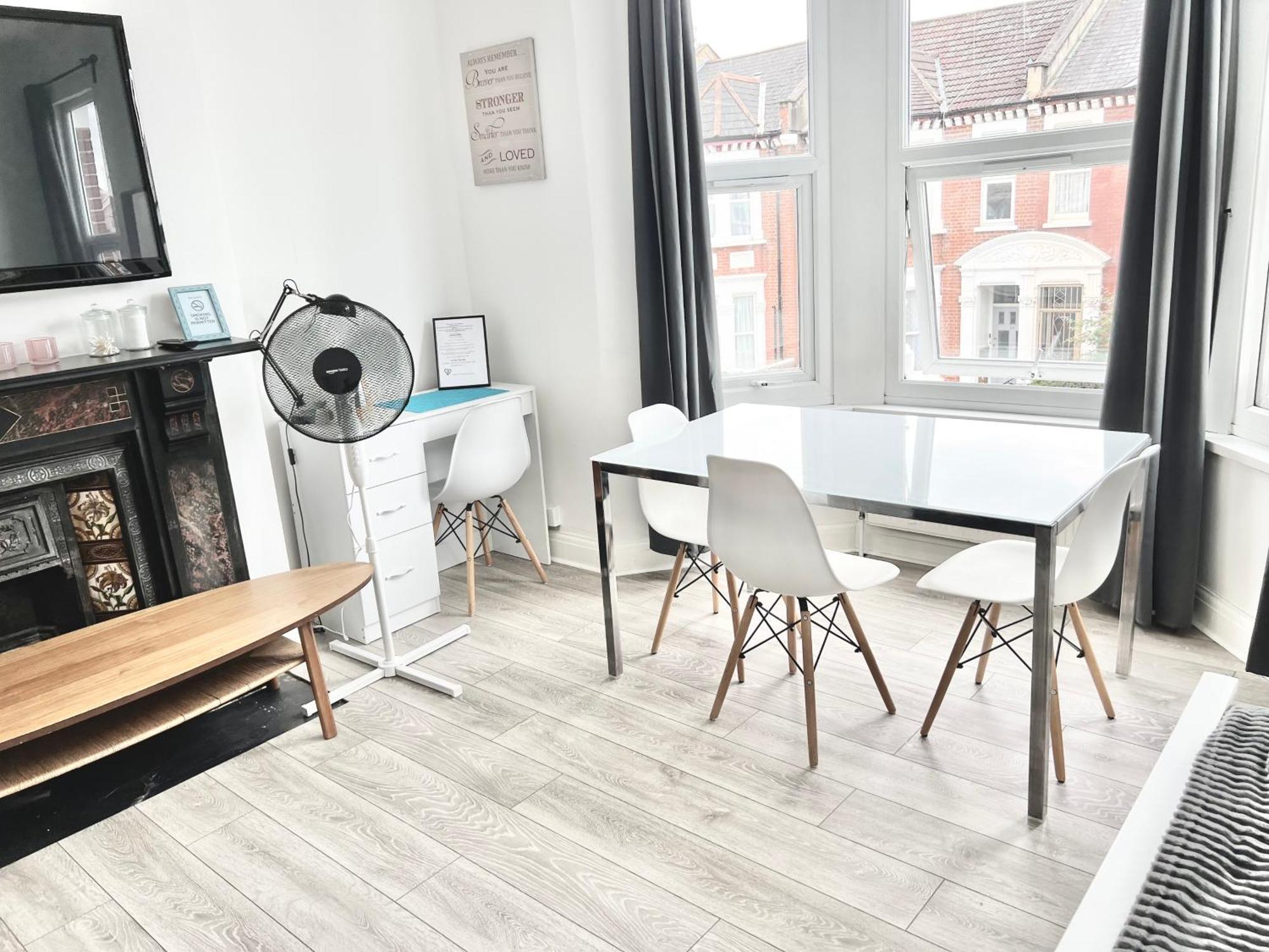 Guest house Westfield Shepherds Bush London