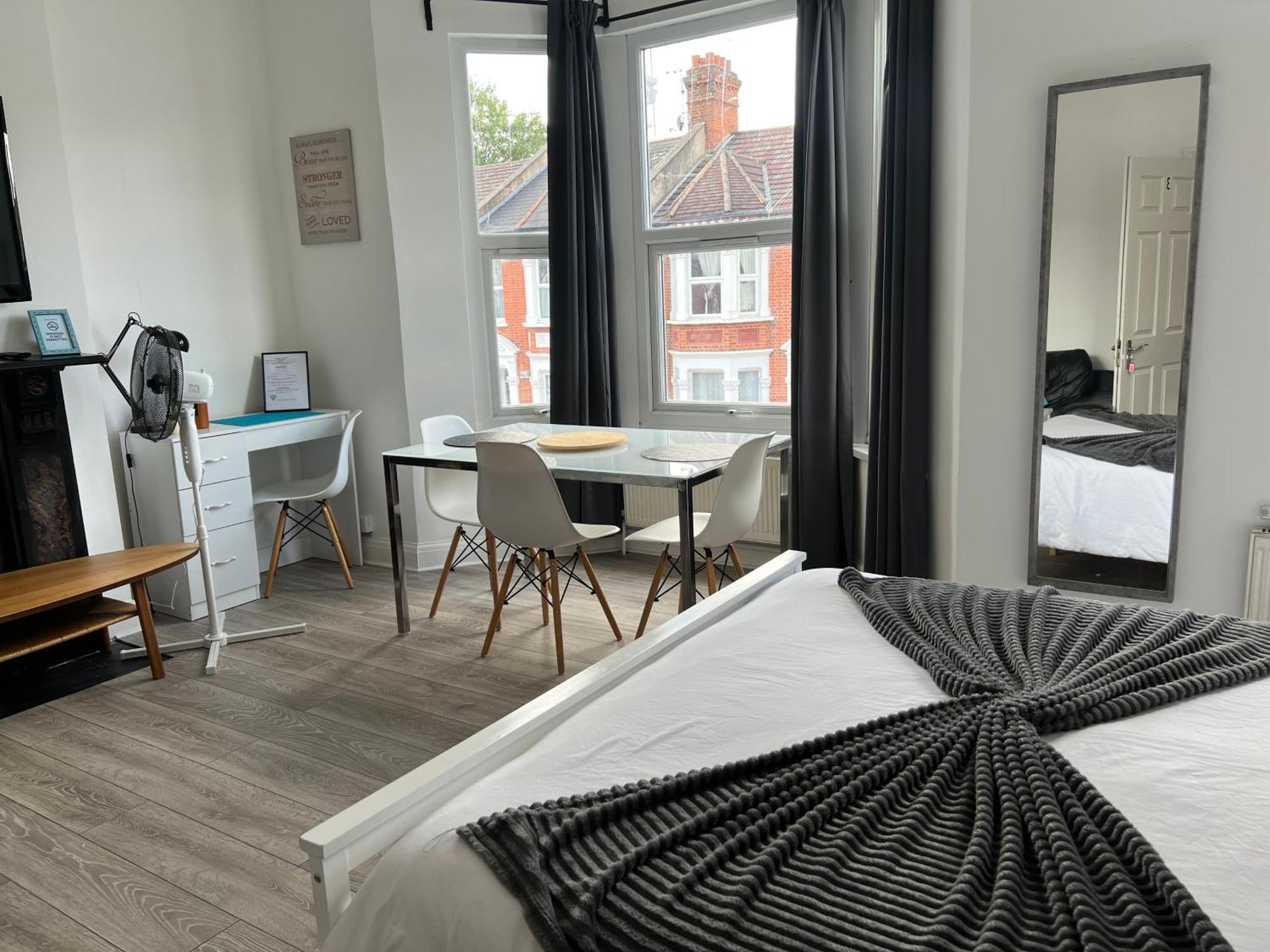 Westfield Shepherds Bush Guest house