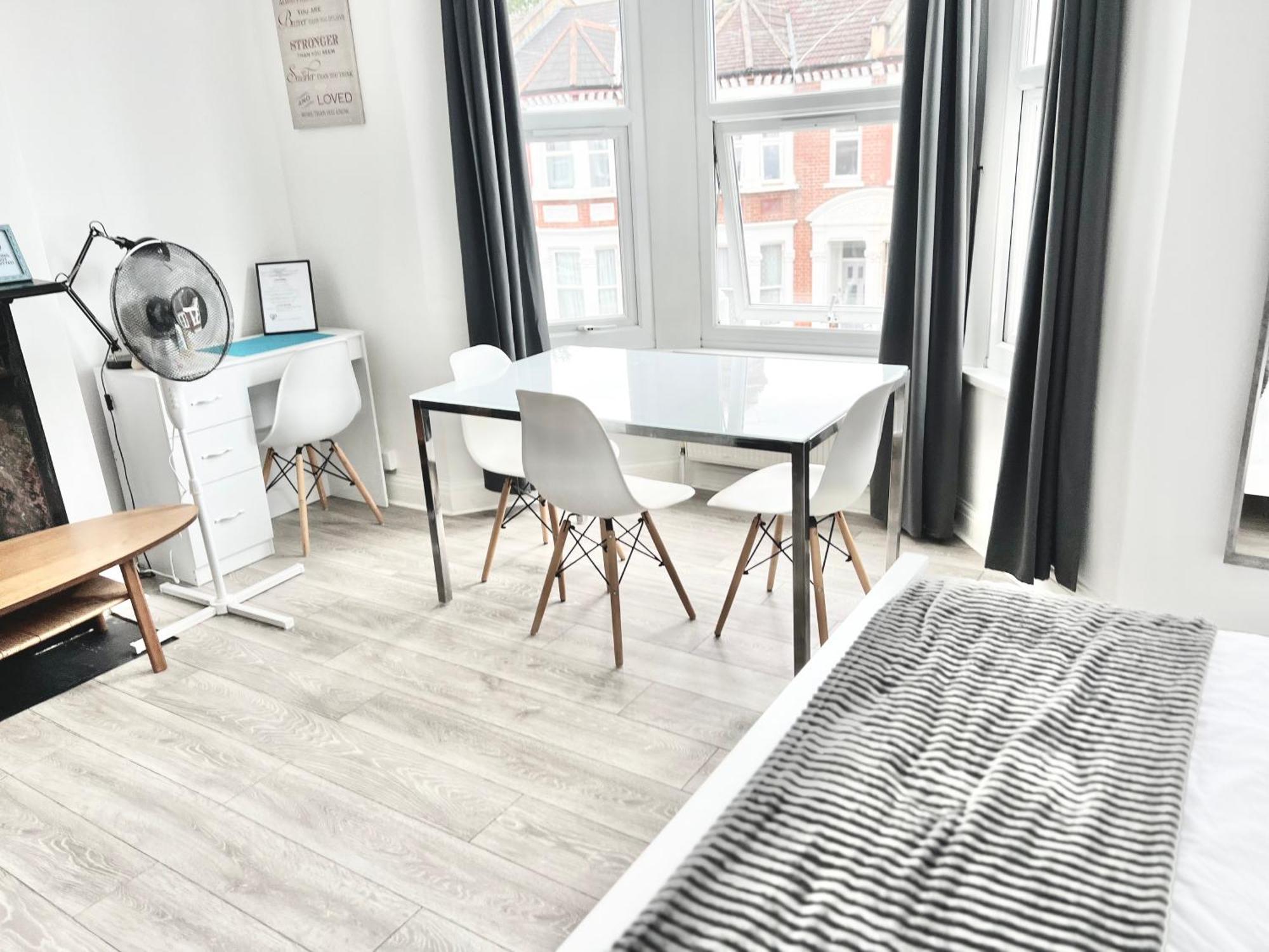 Guest house Westfield Shepherds Bush *
