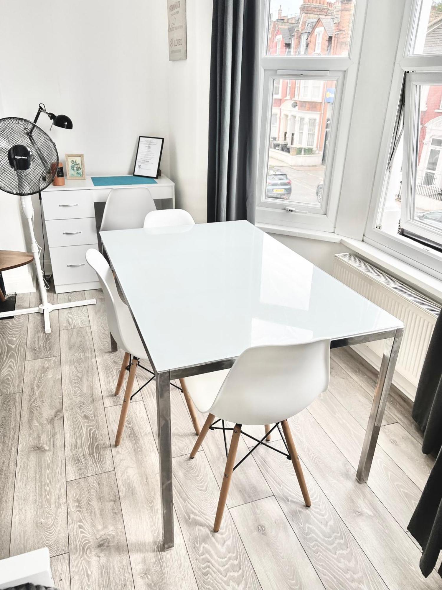 Westfield Shepherds Bush Guest house London
