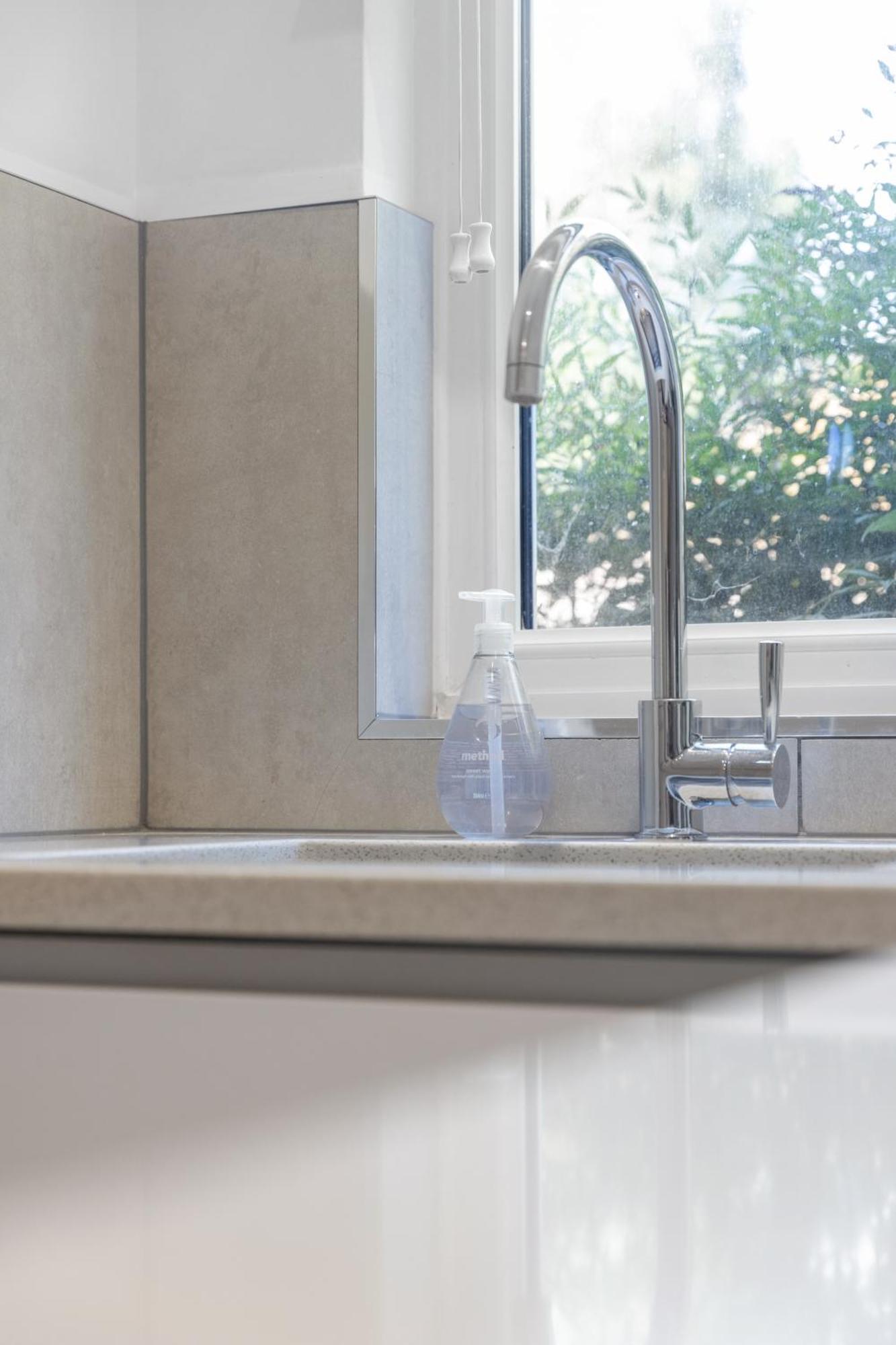 Vakantiehuis 4 Bed 2 Bath - Modern Flat Right On Columbia Road!