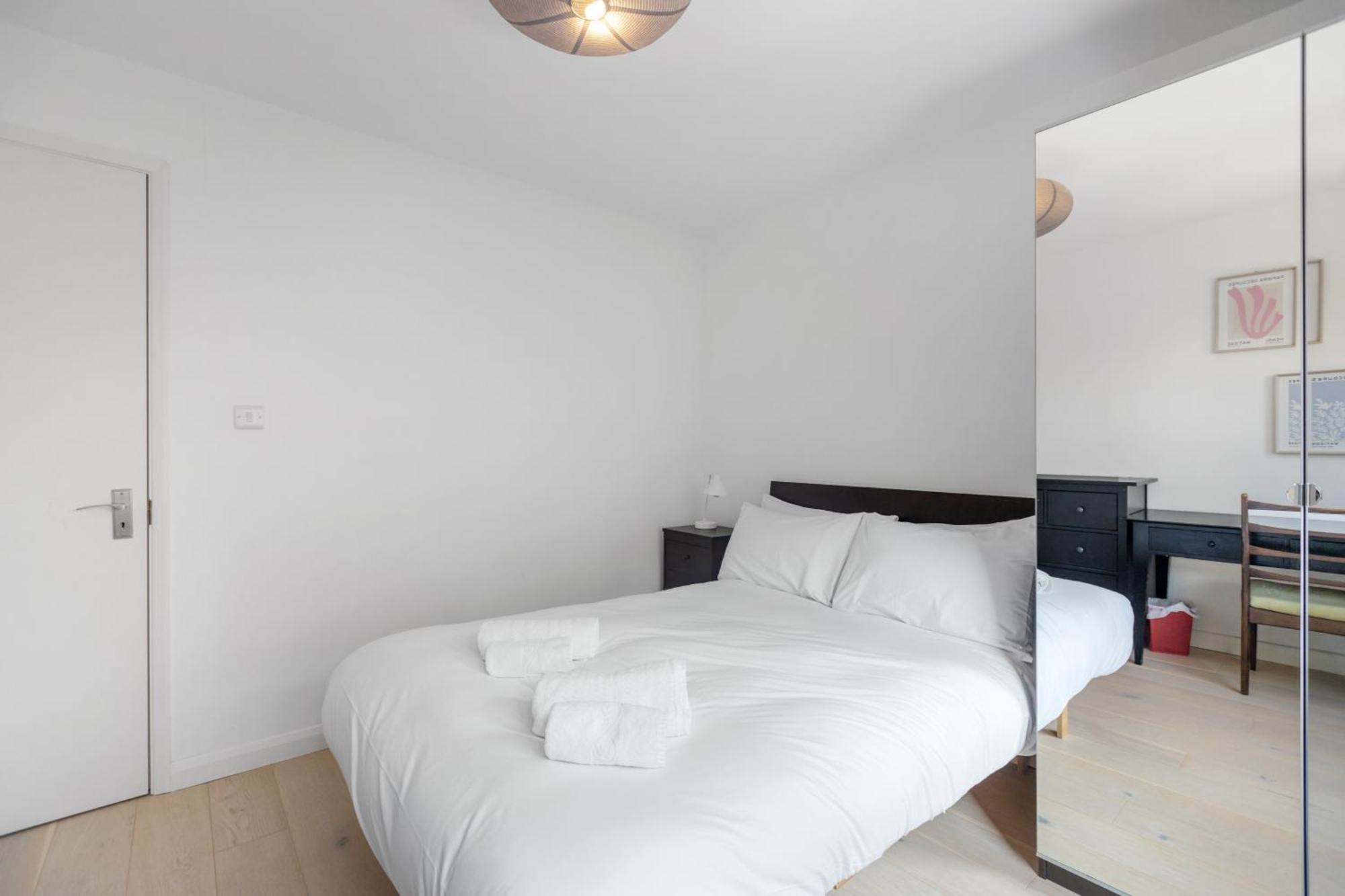 Сasa de vacaciones 4 Bed 2 Bath - Modern Flat Right On Columbia Road! *