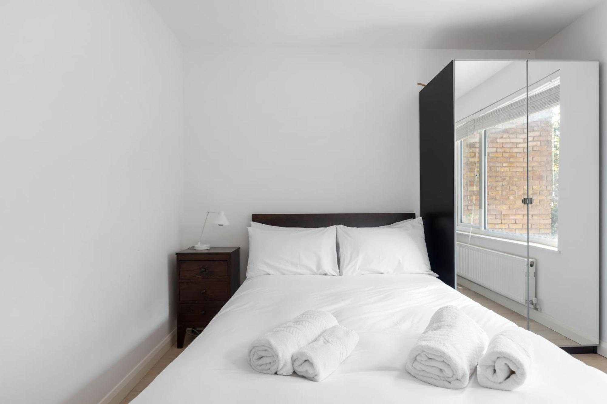 Vakantiehuis 4 Bed 2 Bath - Modern Flat Right On Columbia Road! Londen