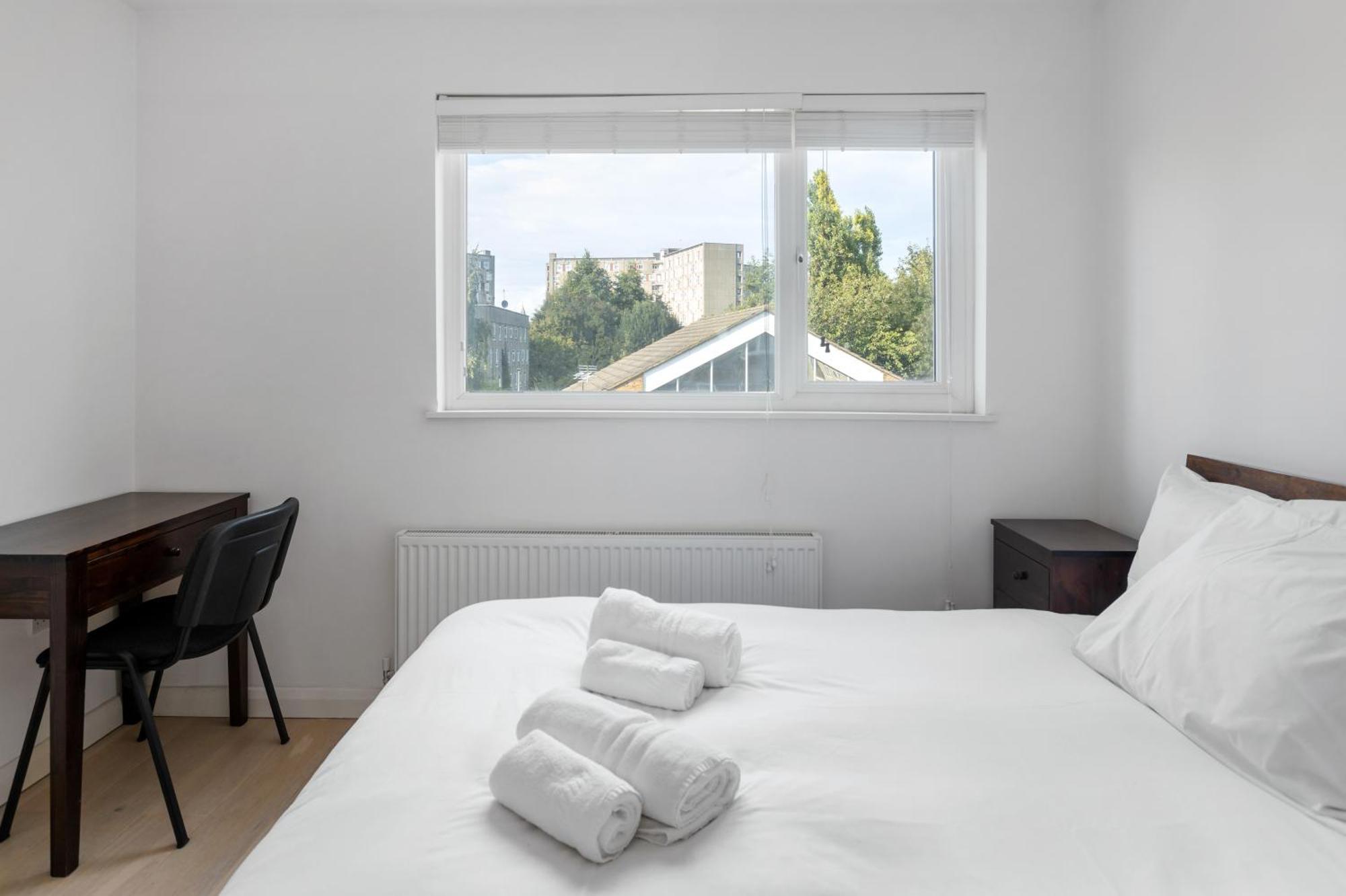 4 Bed 2 Bath - Modern Flat Right On Columbia Road! Londen