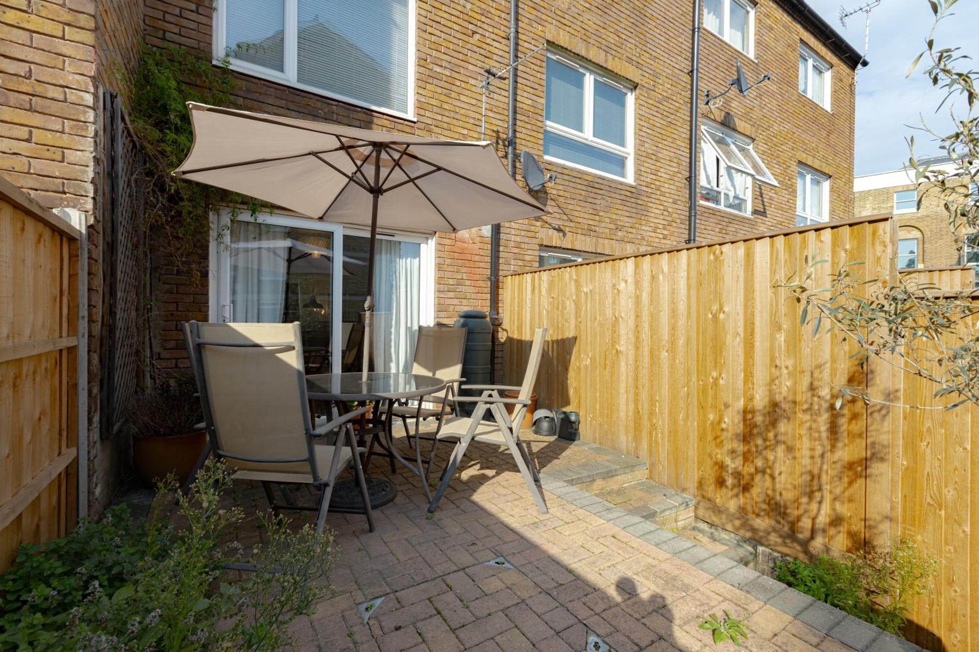 Vakantiehuis 4 Bed 2 Bath - Modern Flat Right On Columbia Road!