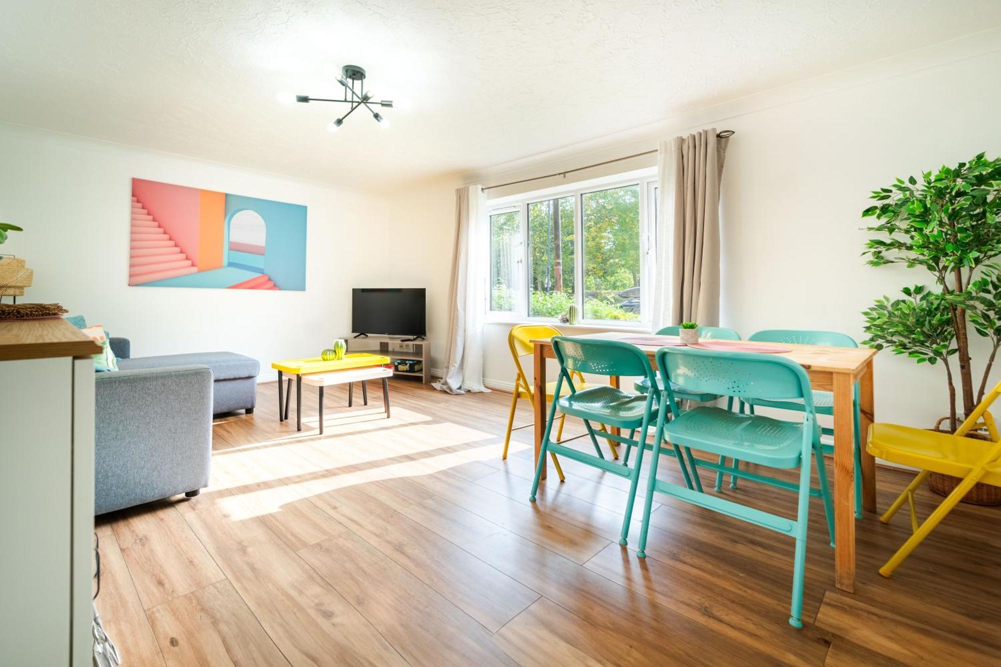 Appartement Bright And Spacious Flat With Free Parking