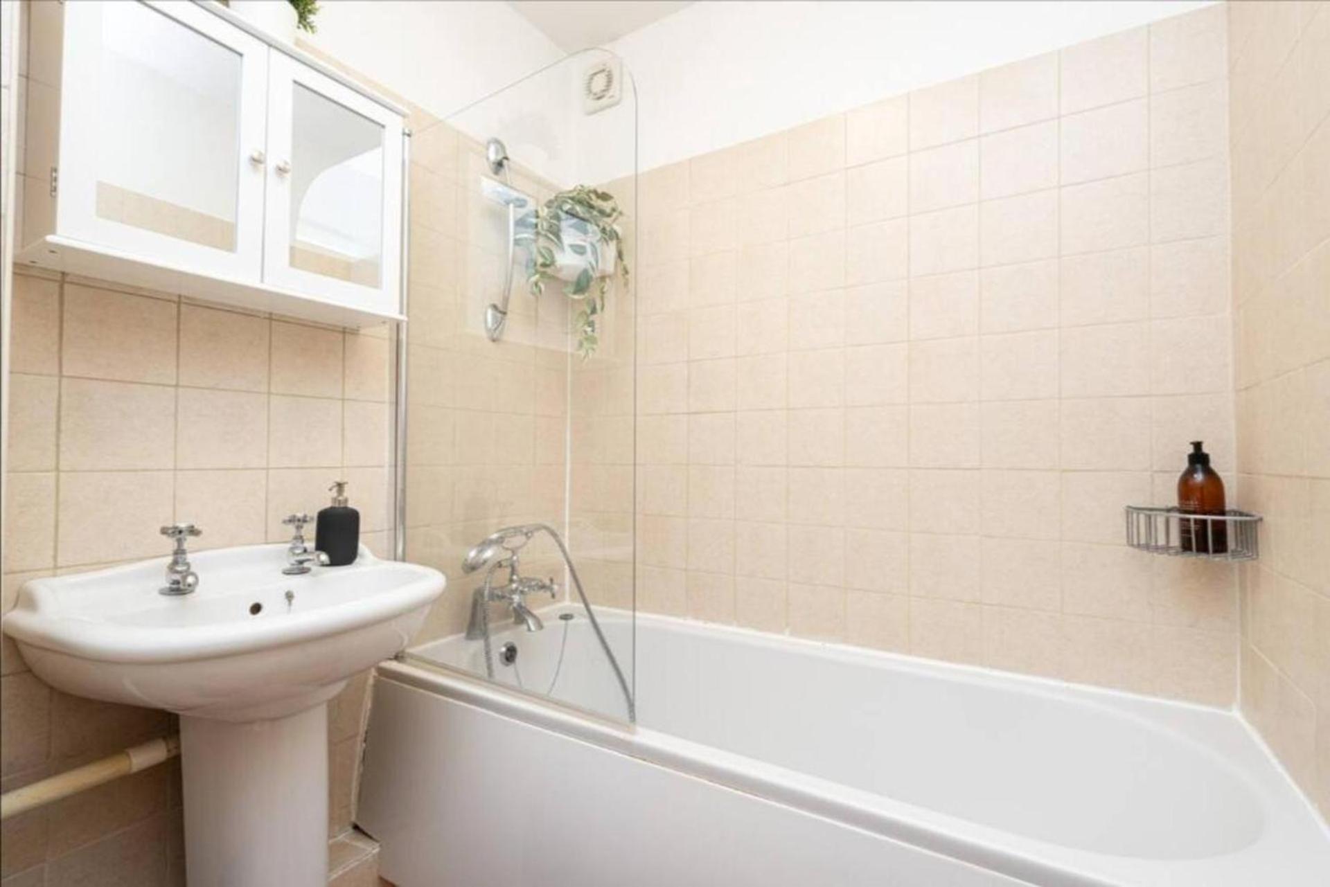 Appartement Cosy With Parking Londen