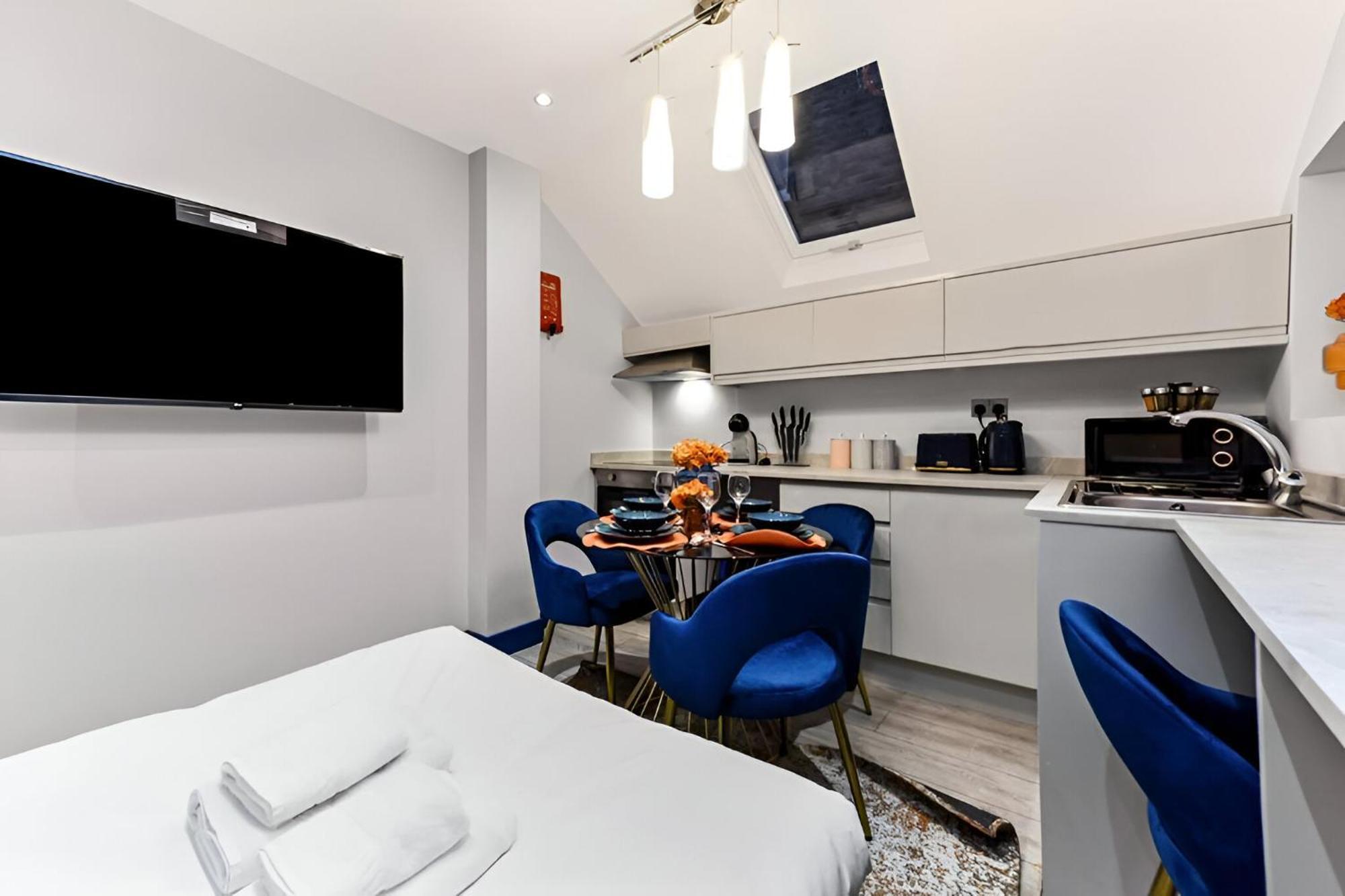 Apartment Palatial Style House Secs To Lovely River Walk *