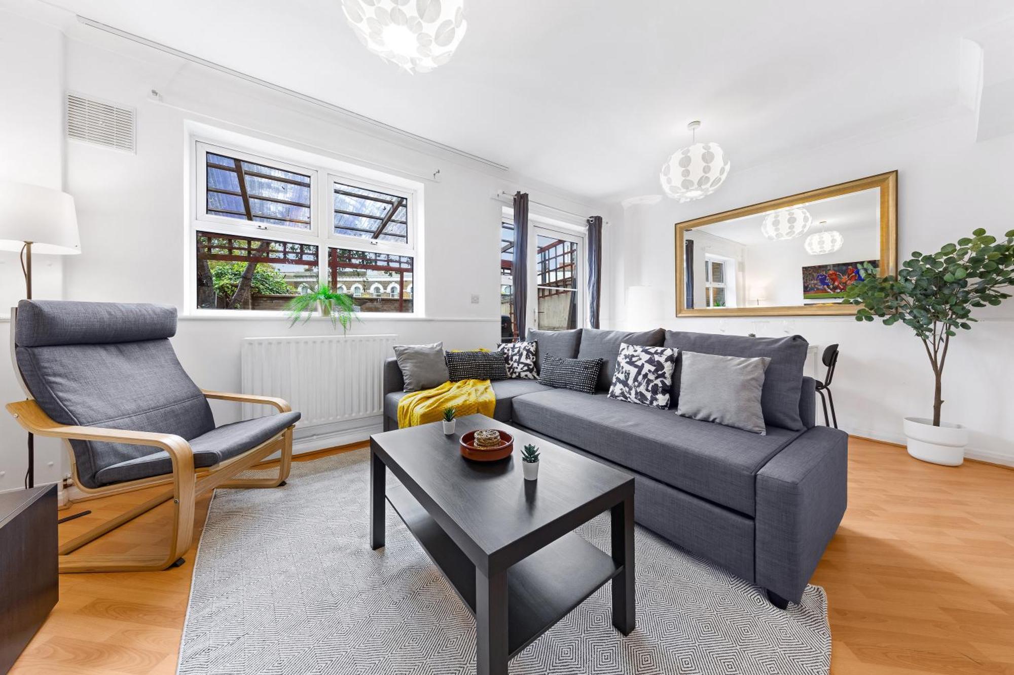 Cozylease 3-bed Canary Wharf Retreat,near Lcy *