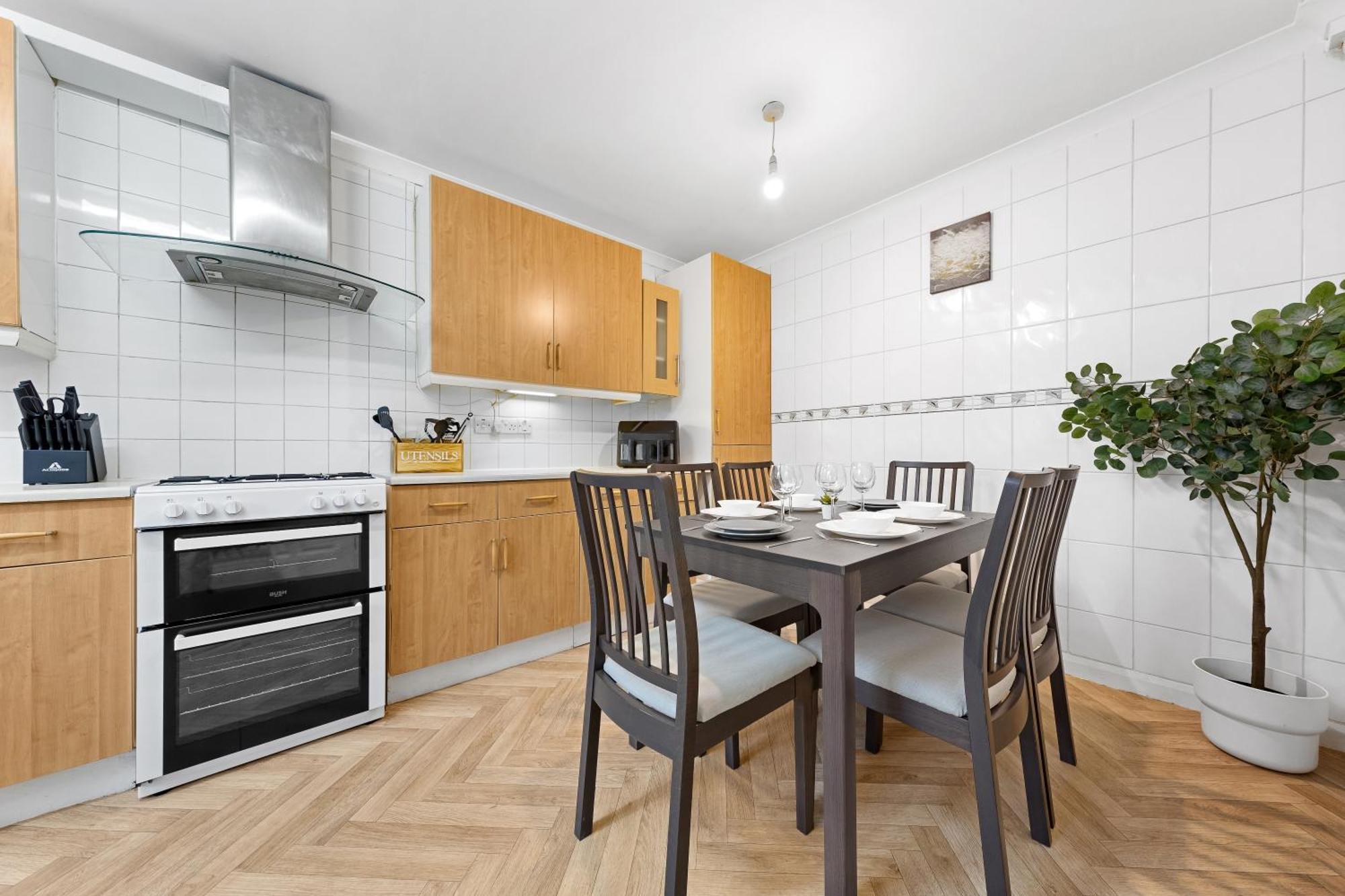 Cozylease 3-bed Canary Wharf Retreat,near Lcy London