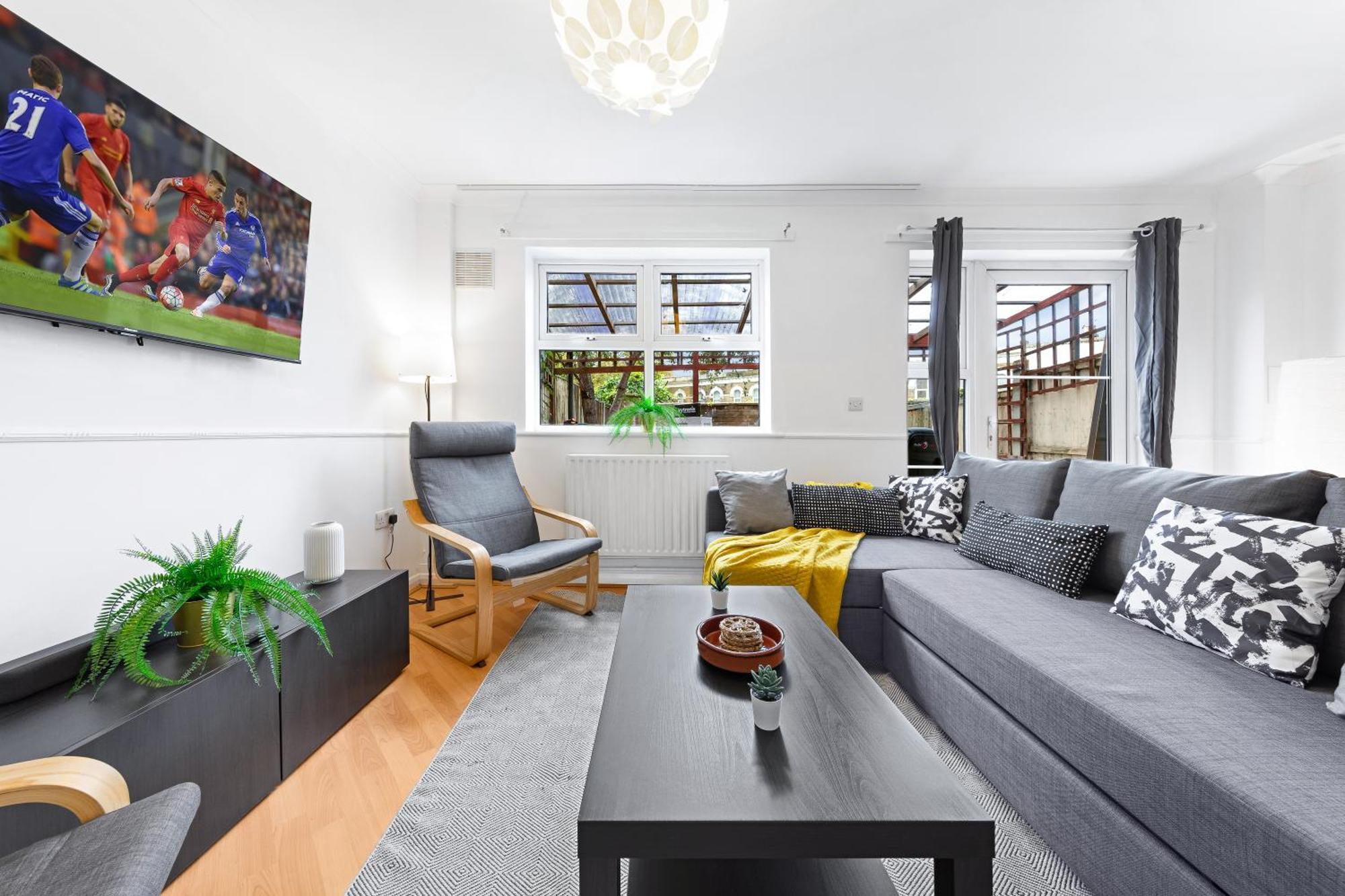 Cozylease 3-bed Canary Wharf Retreat,near Lcy