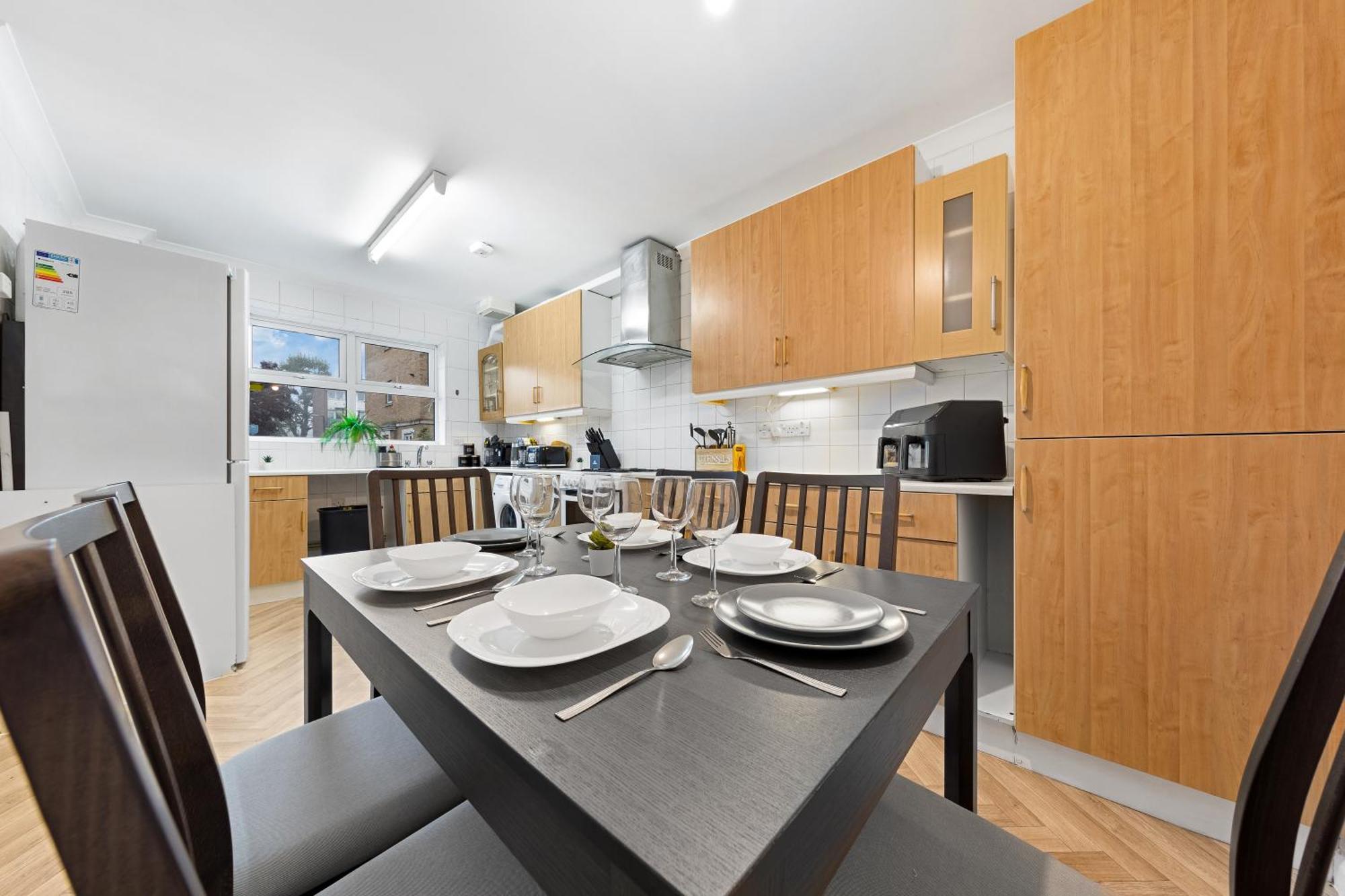 Cozylease 3-bed Canary Wharf Retreat,near Lcy London
