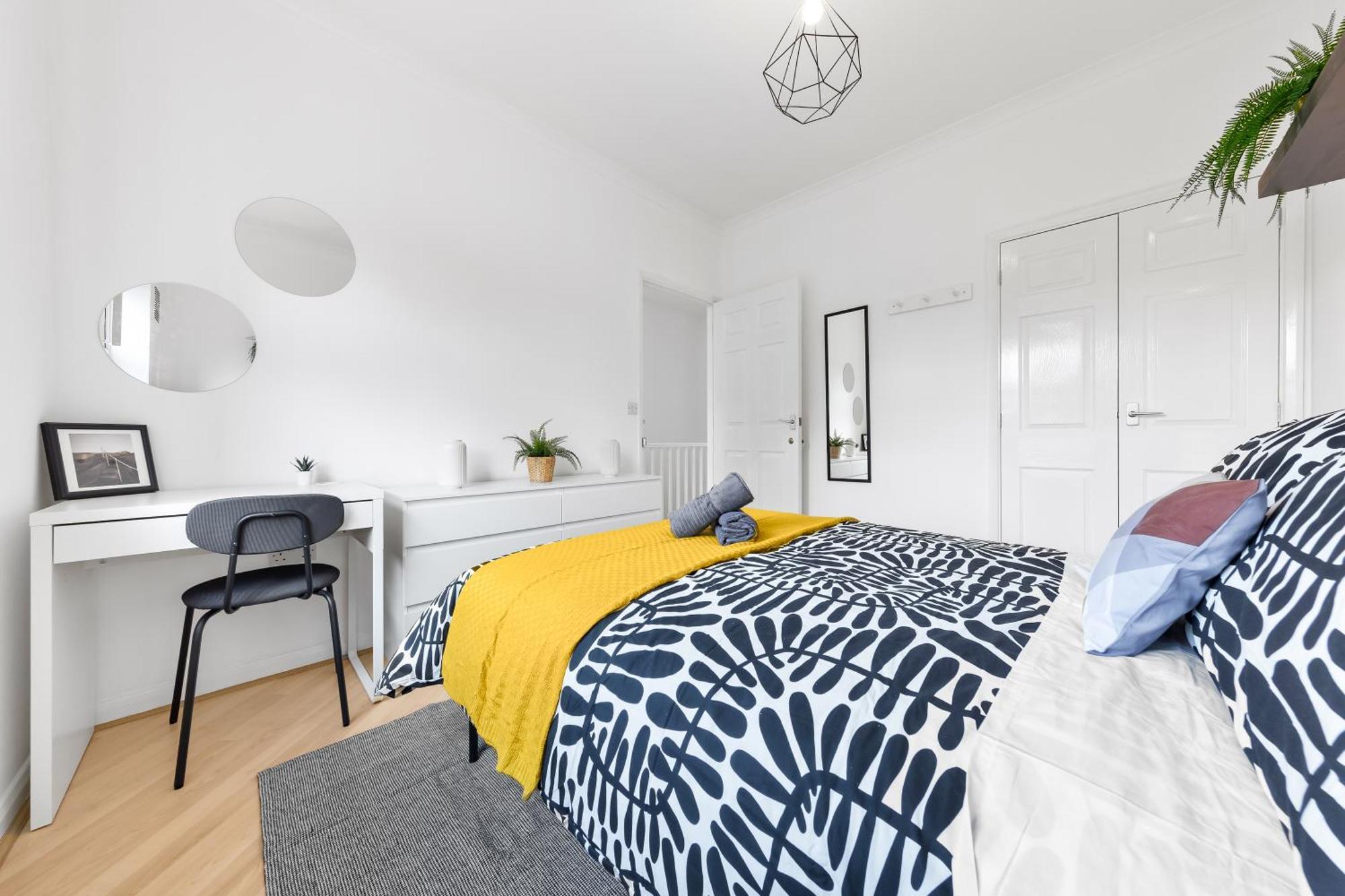Cozylease 3-bed Canary Wharf Retreat,near Lcy *