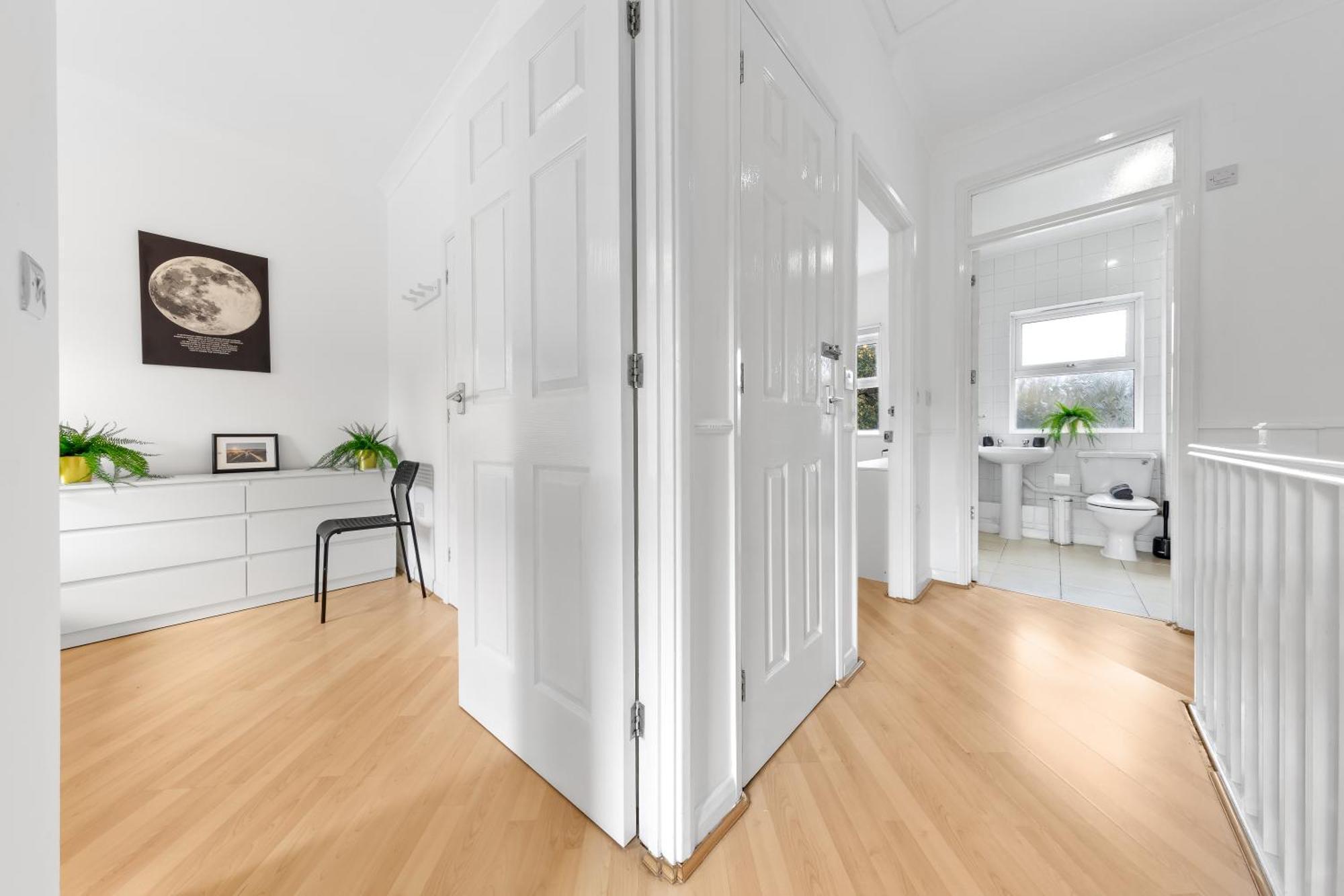 Cozylease 3-bed Canary Wharf Retreat,near Lcy * London