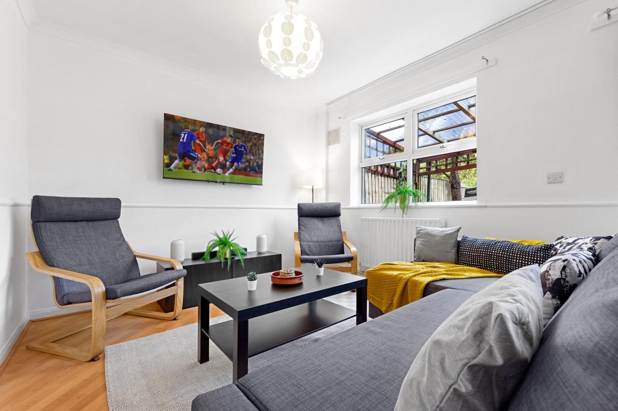 Cozylease 3-bed Canary Wharf Retreat,near Lcy *
