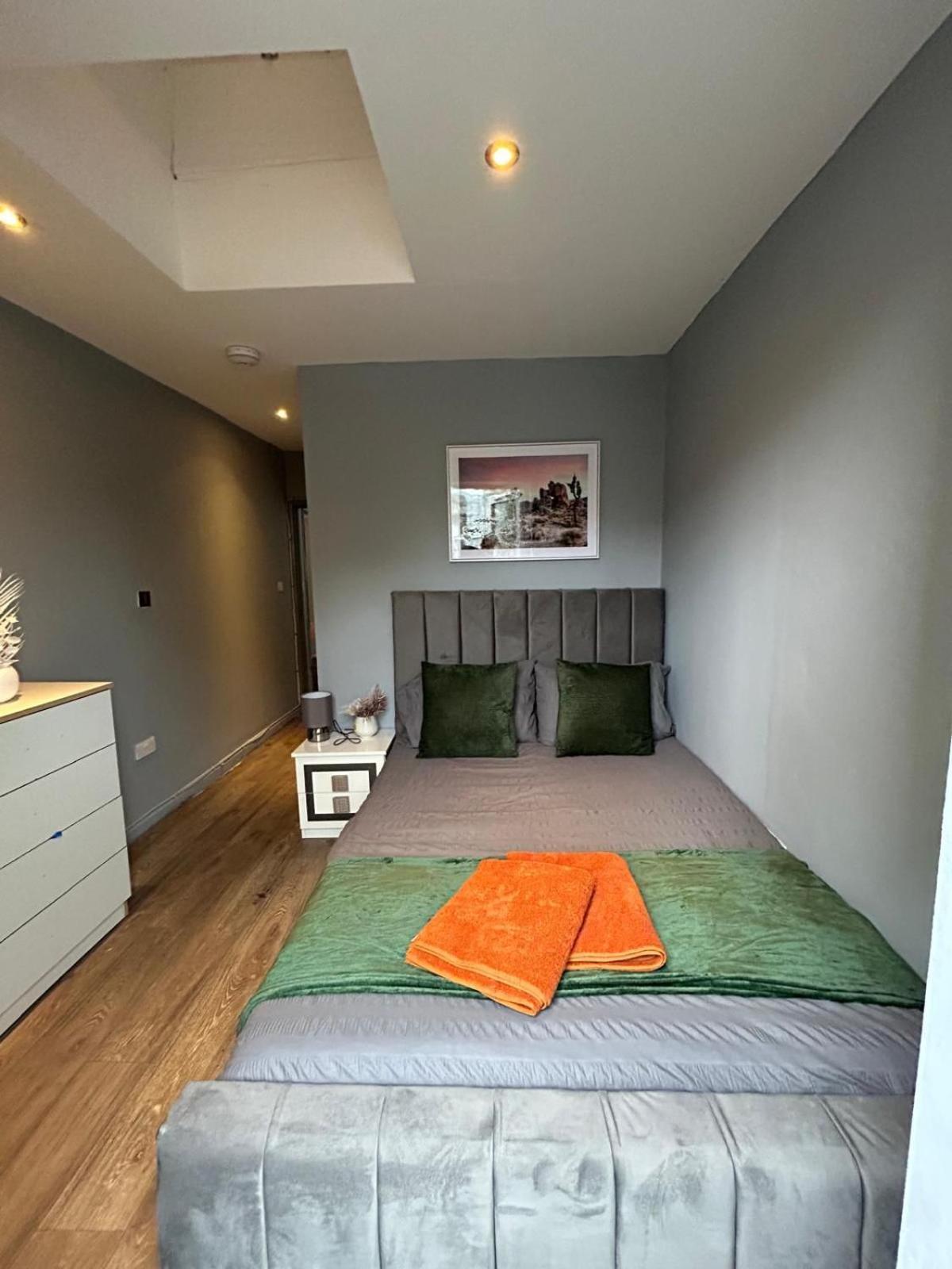 2 Bedroom Flat In Euston 2 Mins Away From Station, No Lift Appartement