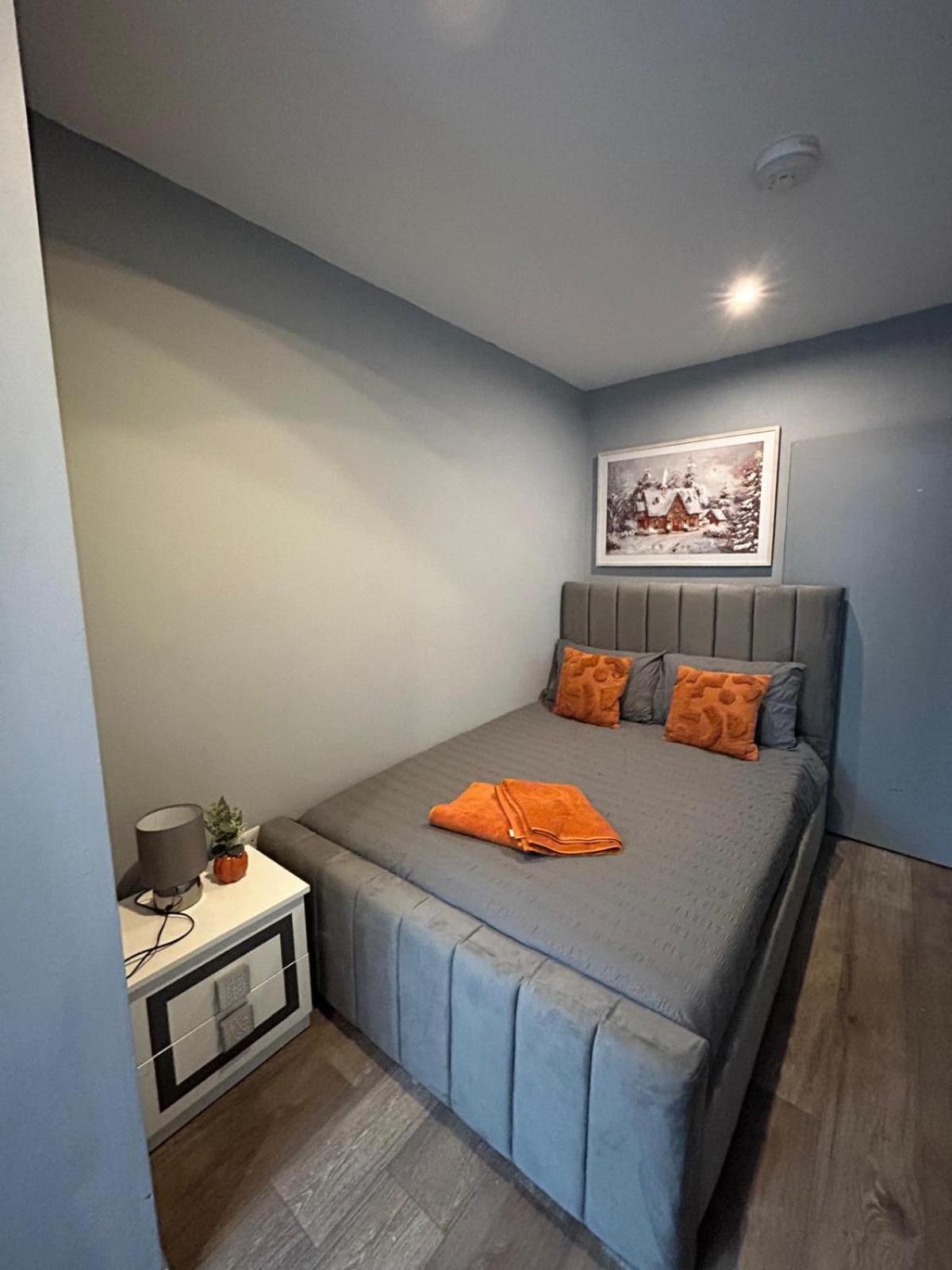 2 Bedroom Flat In Euston 2 Mins Away From Station, No Lift * Londen