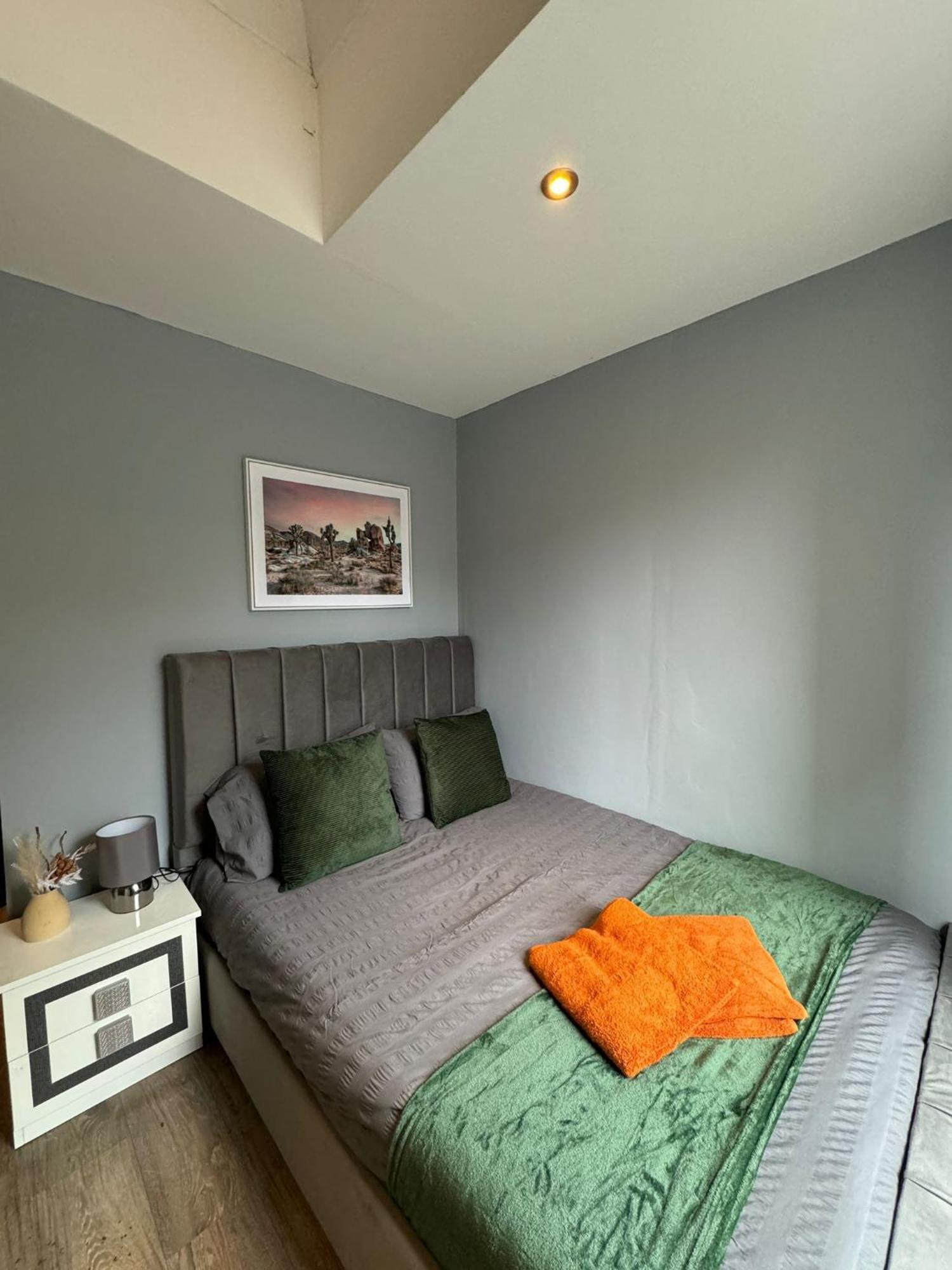 2 Bedroom Flat In Euston 2 Mins Away From Station, No Lift Appartement
