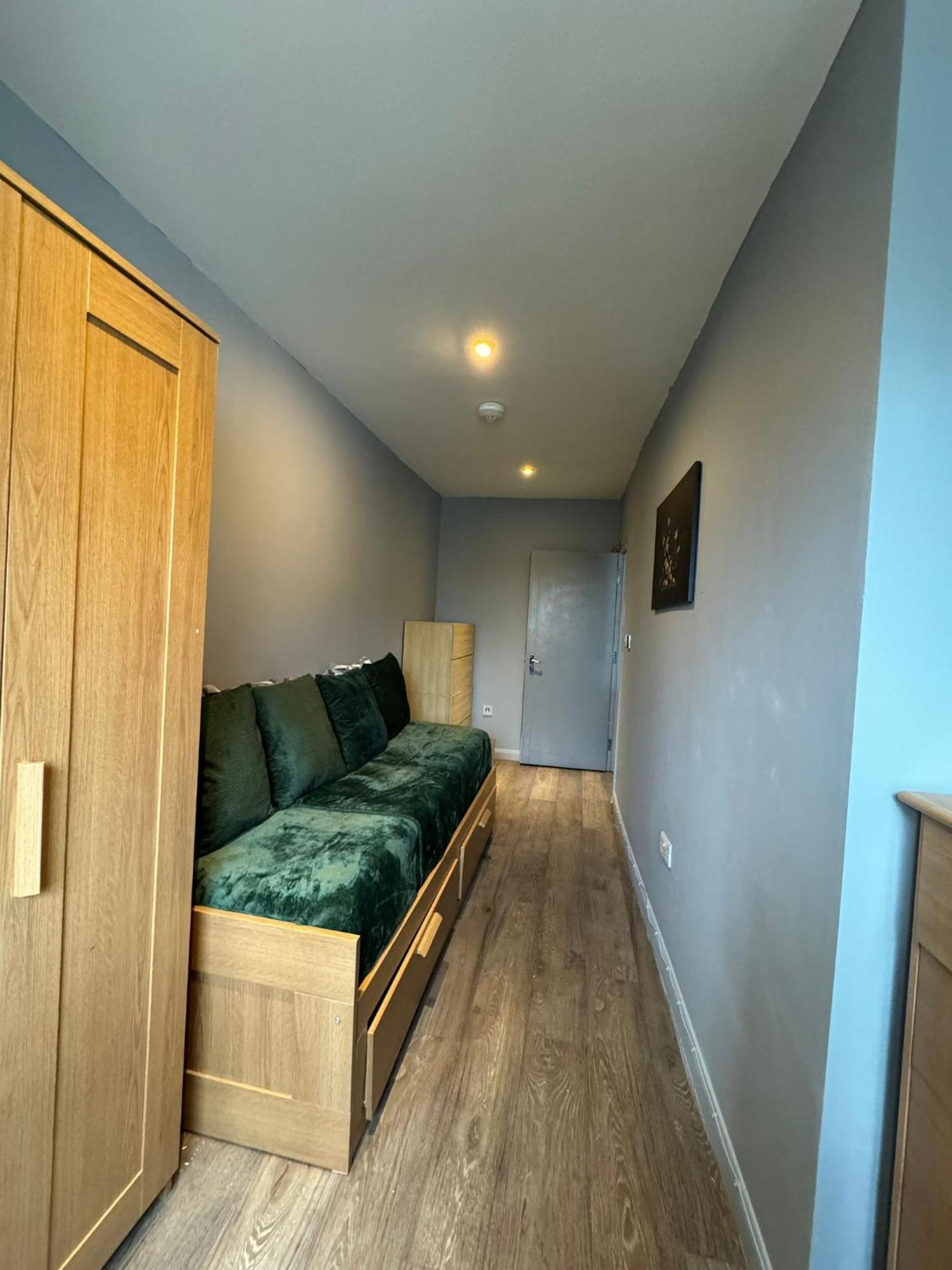2 Bedroom Flat In Euston 2 Mins Away From Station, No Lift Appartement *