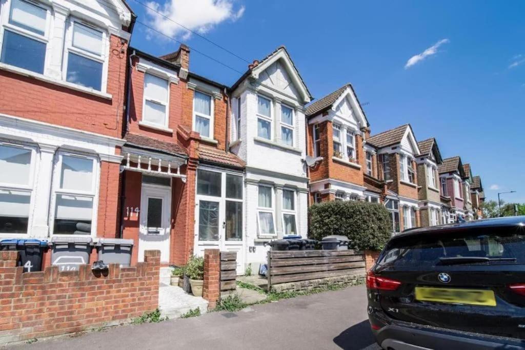 Tranquil 2br In Harlesden
