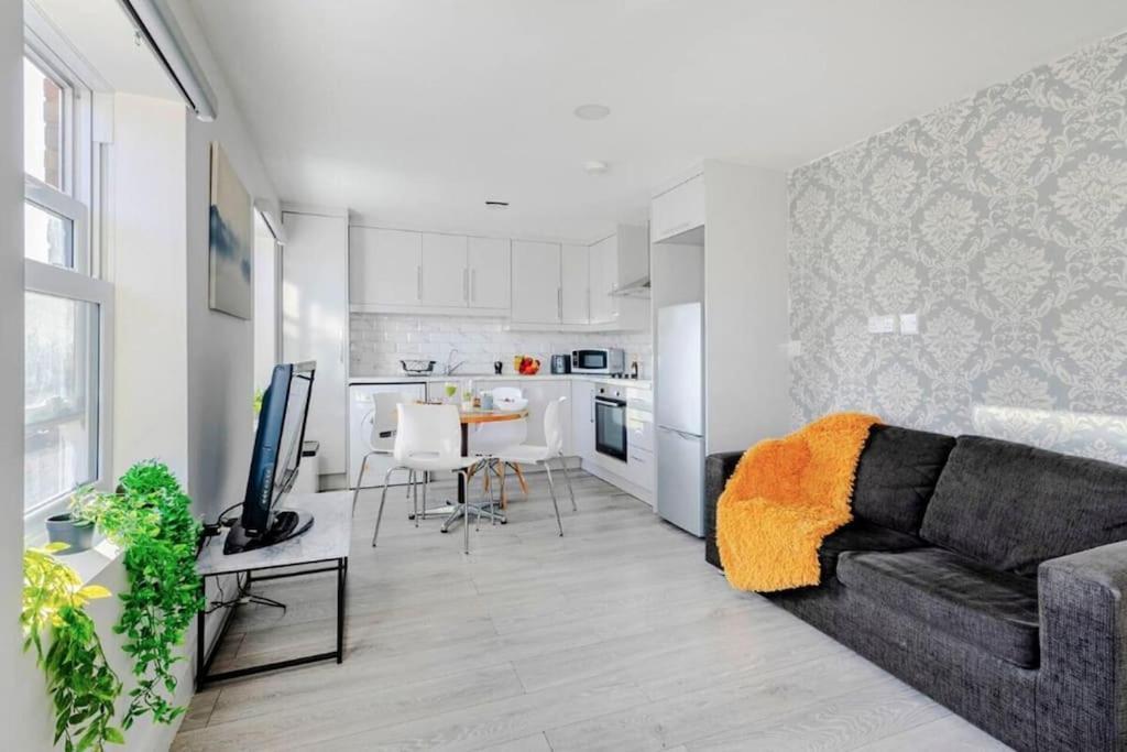 Luxury 6 Sleeps In Brick Lane - Shoreditch Apartment *