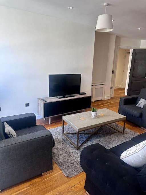 Lovely 1bed Flat Kensington Apartment *