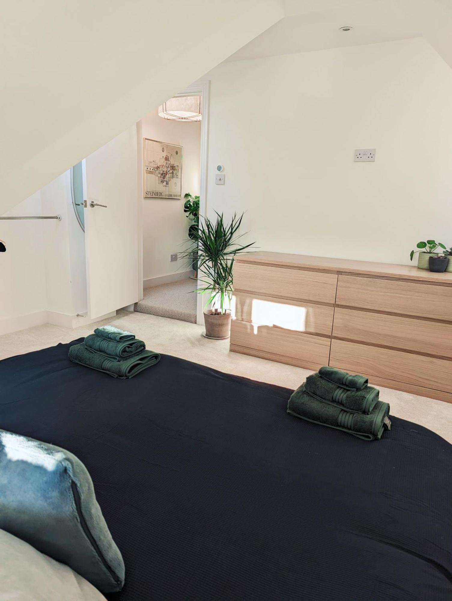 Apartment Stylish 2 Bedroom Flat London