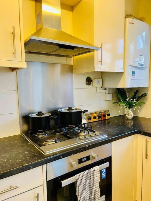 Holiday home Beautiful 3bd Family With Huge Private Graden London