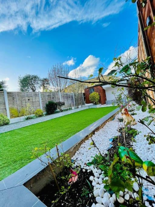 Beautiful 3bd Family With Huge Private Graden Holiday home