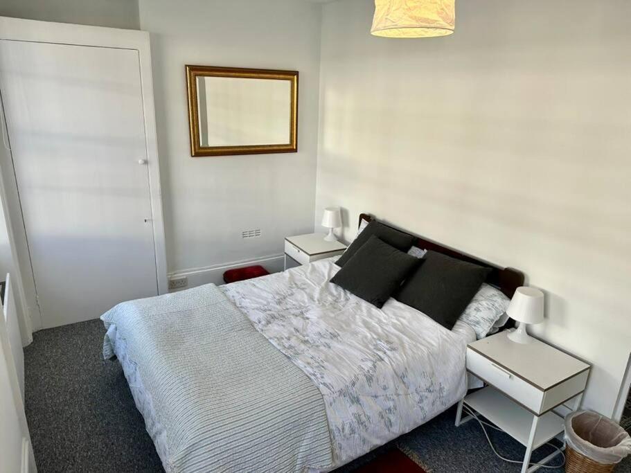 Chelsea Large 2 Bed 2 Bath Sydney Street Sw3 *