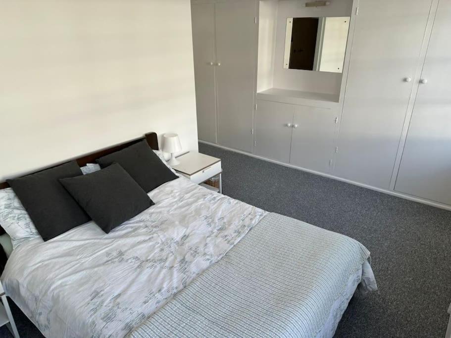 Chelsea Large 2 Bed 2 Bath Sydney Street Sw3 *