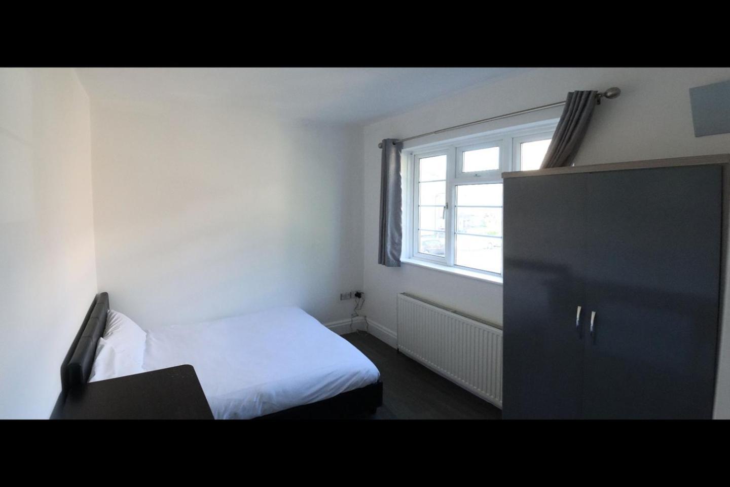 Limehouse En-suite With Garden View *