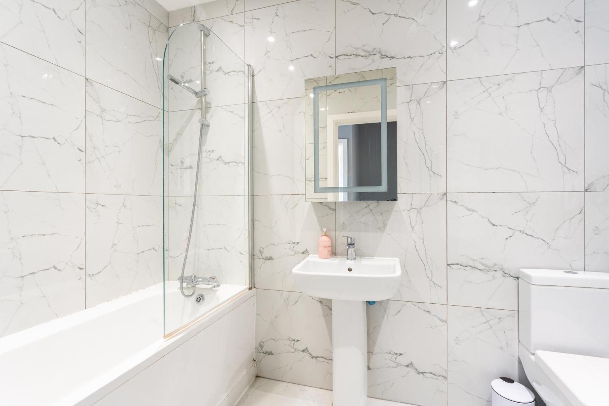 Habitación en casa particular Modern Double With Shared Bathroom