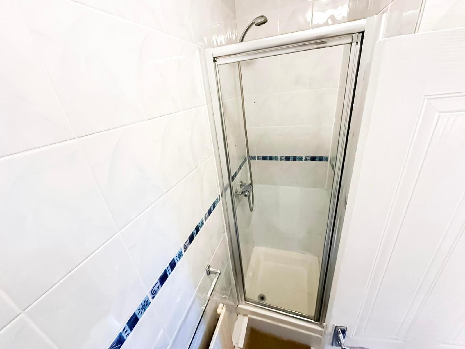 Cosy Near Hampstead Heath With Free On-site Parking & Private Gardens, Golders Green * London