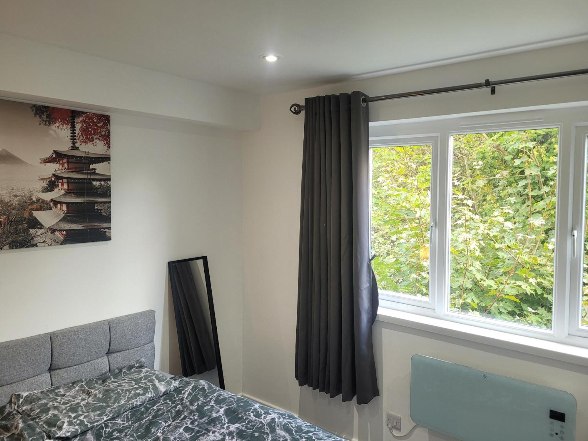 Habitación en casa particular Private Rm In A 2 Bed Near 4 Train Stations Londres
