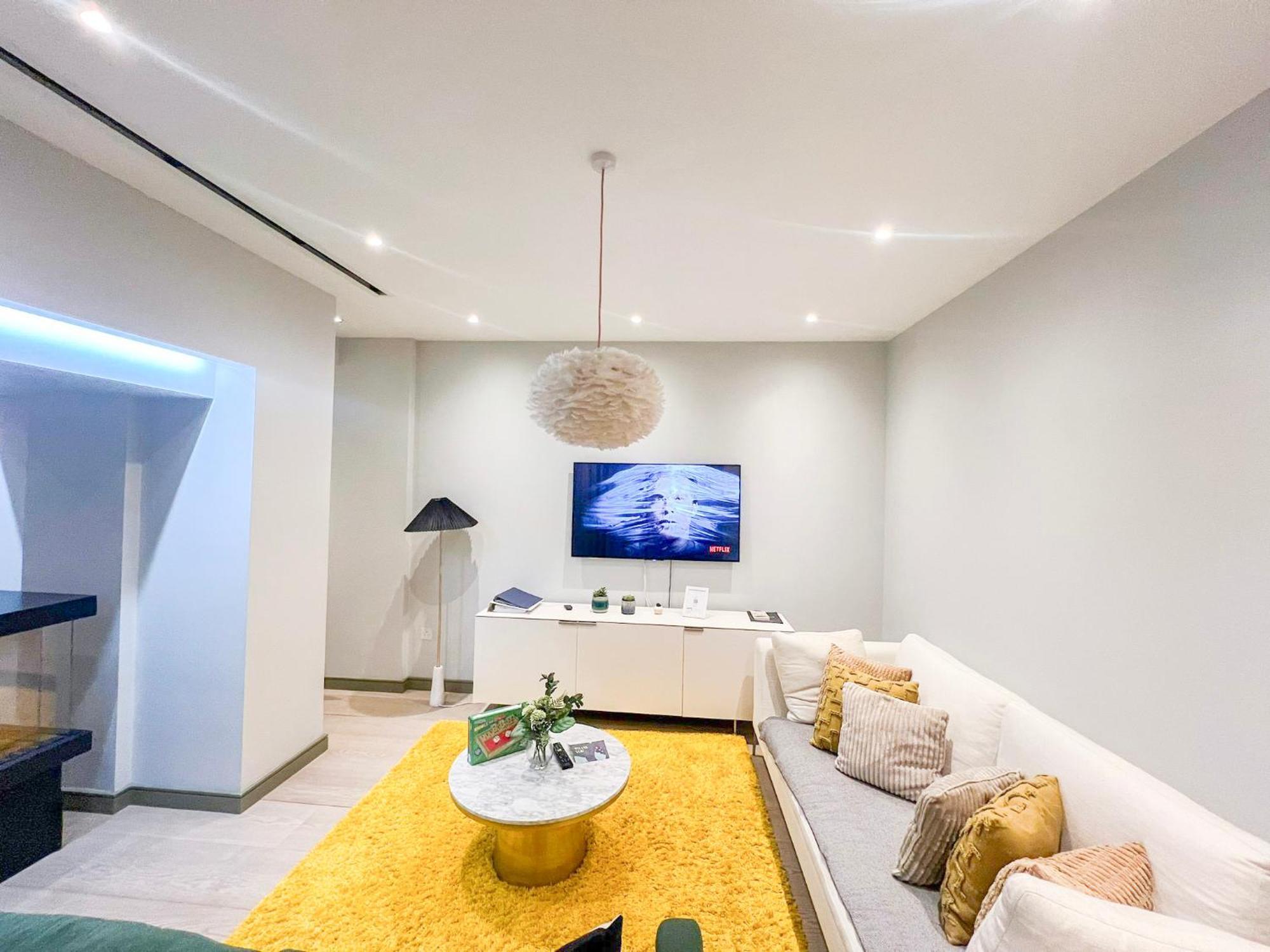 Posh 3 Bedroom Flat With Terrace And Indoor Fireplace In Mayfair, Near Hyde Park *