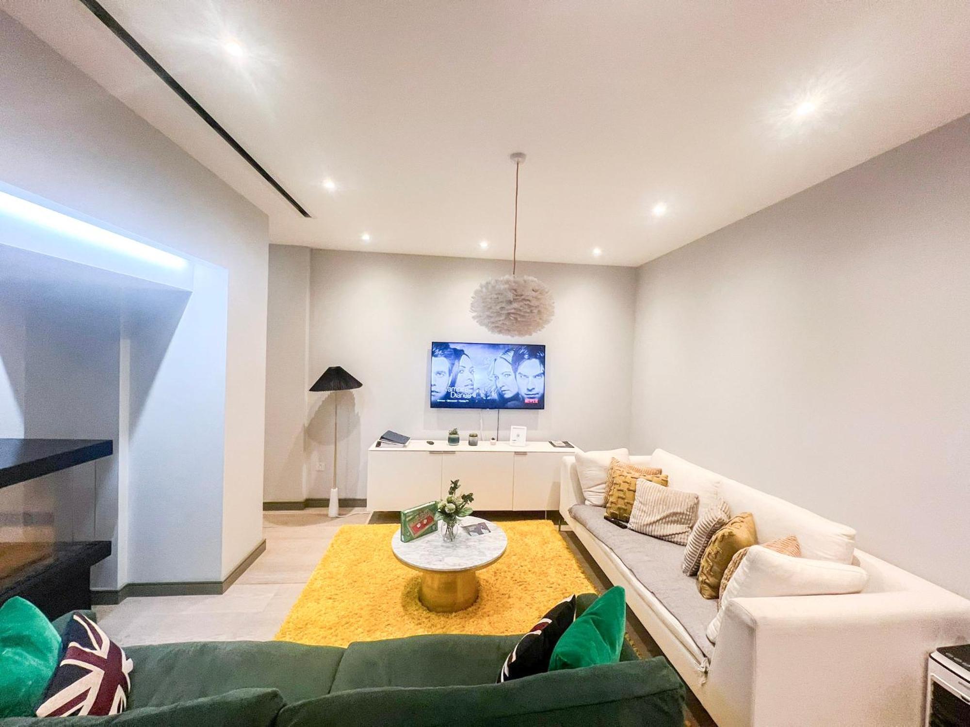 Posh 3 Bedroom Flat With Terrace And Indoor Fireplace In Mayfair, Near Hyde Park Apartamento