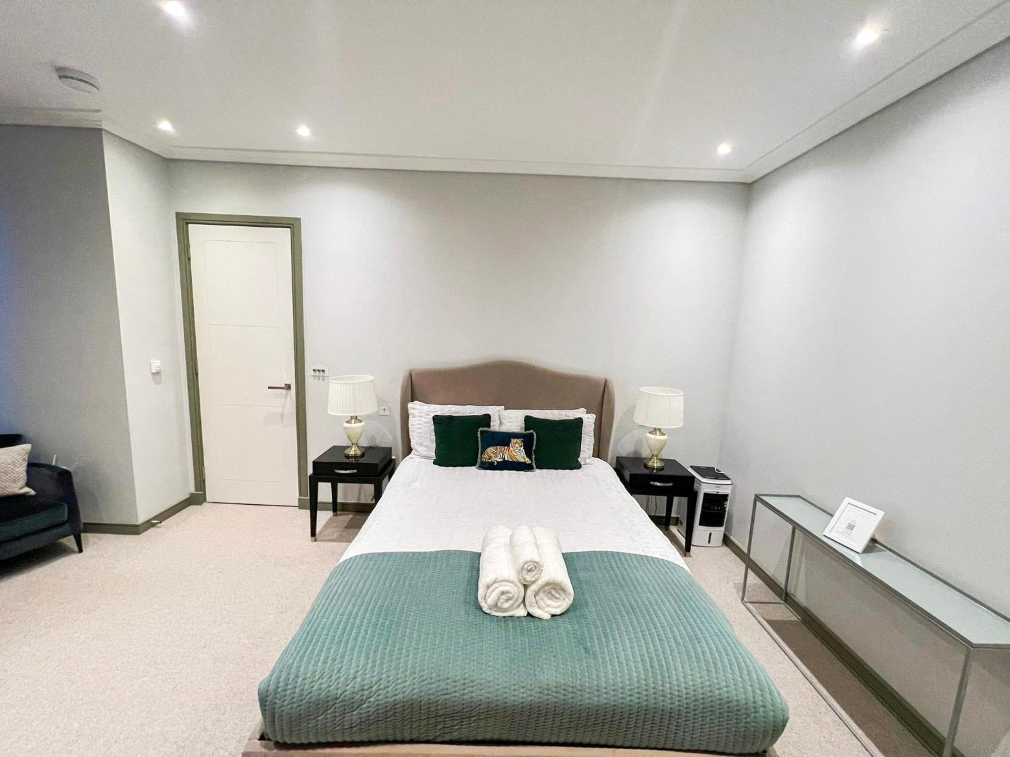 Posh 3 Bedroom Flat With Terrace And Indoor Fireplace In Mayfair, Near Hyde Park Apartamento Londres