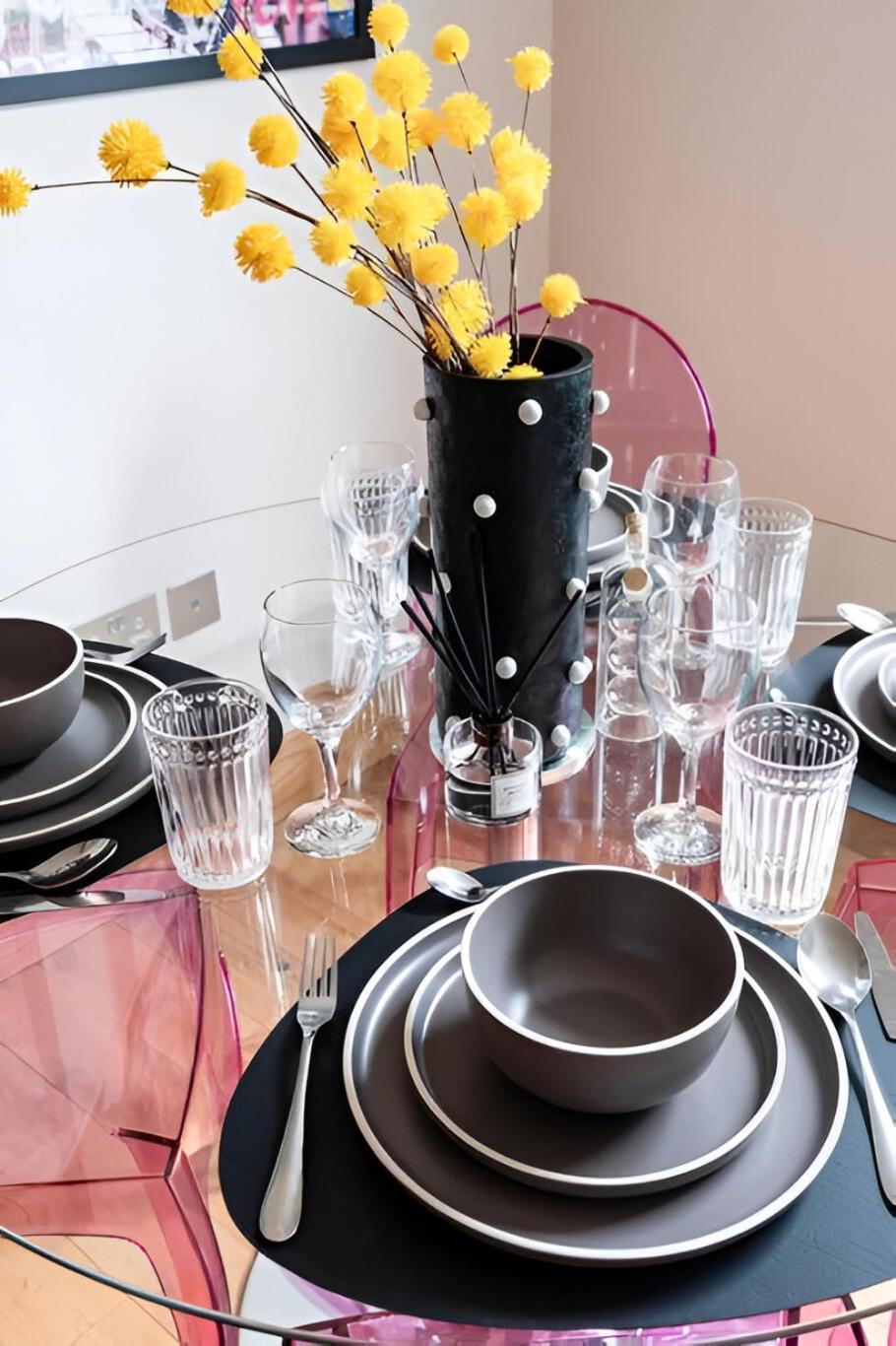 Vibrant Urban Escape, Family Friendly - Sleeps 8! London