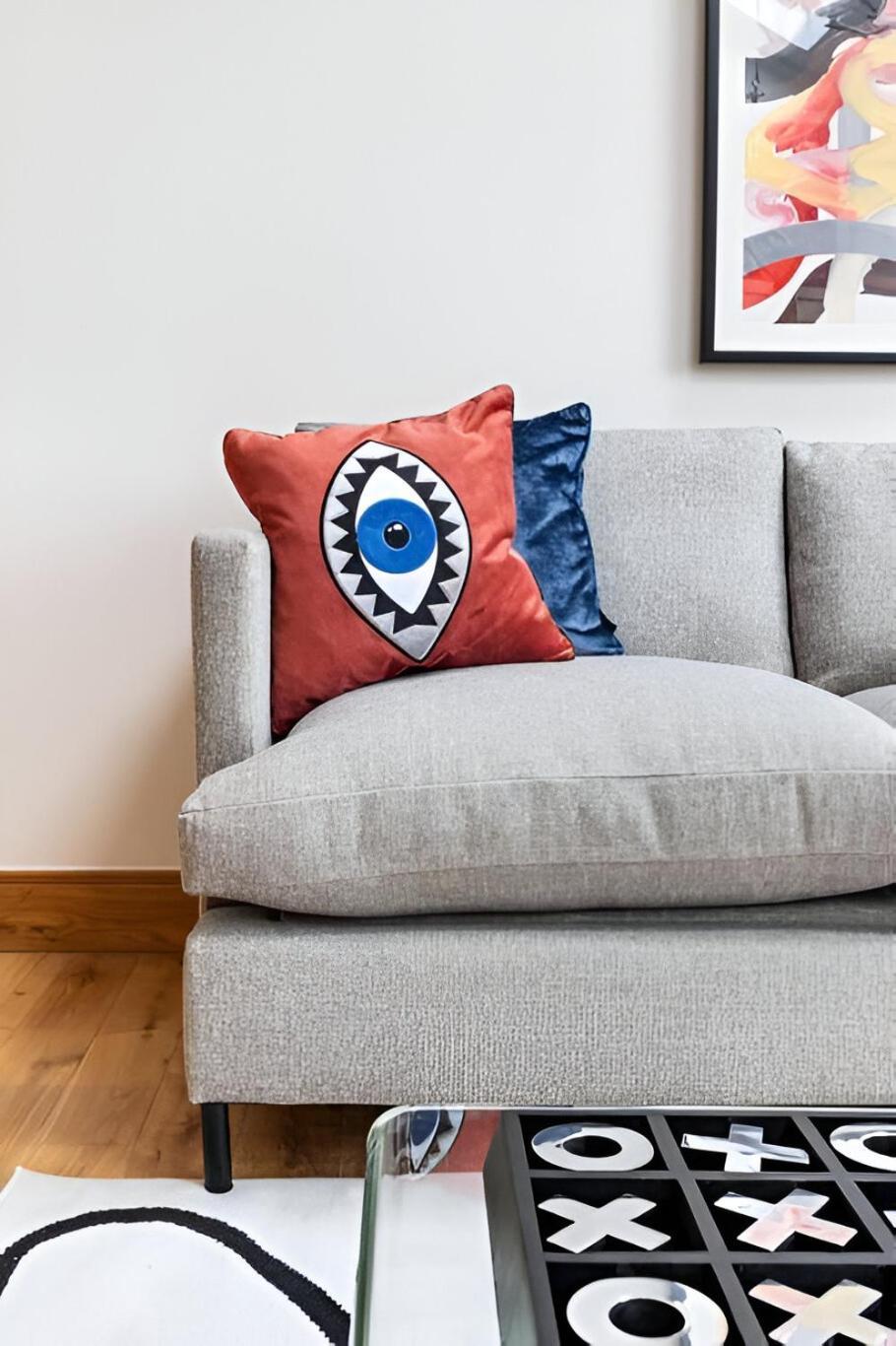 Vibrant Urban Escape, Family Friendly - Sleeps 8! Apartment *
