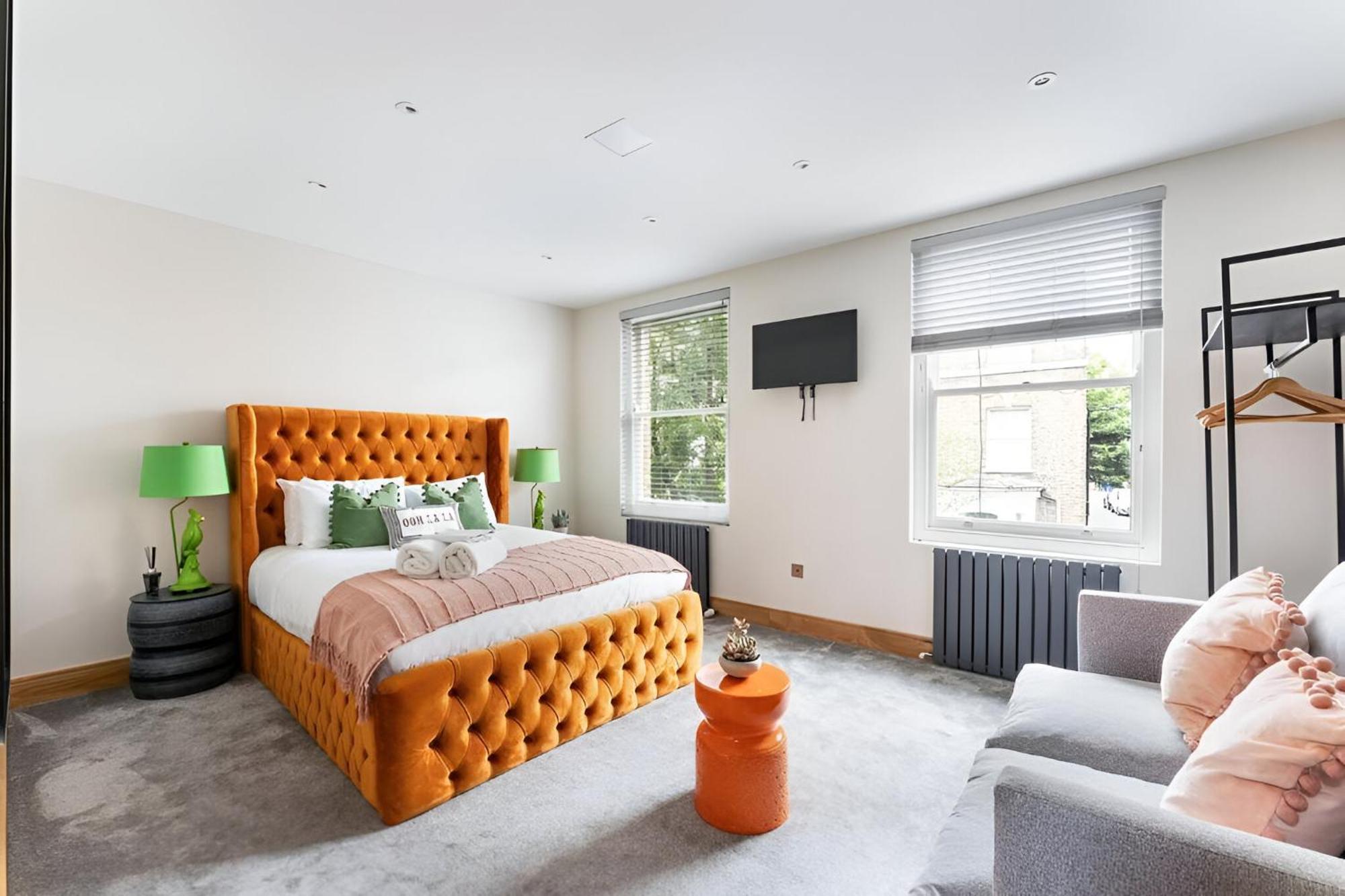 Vibrant Urban Escape, Family Friendly - Sleeps 8! London