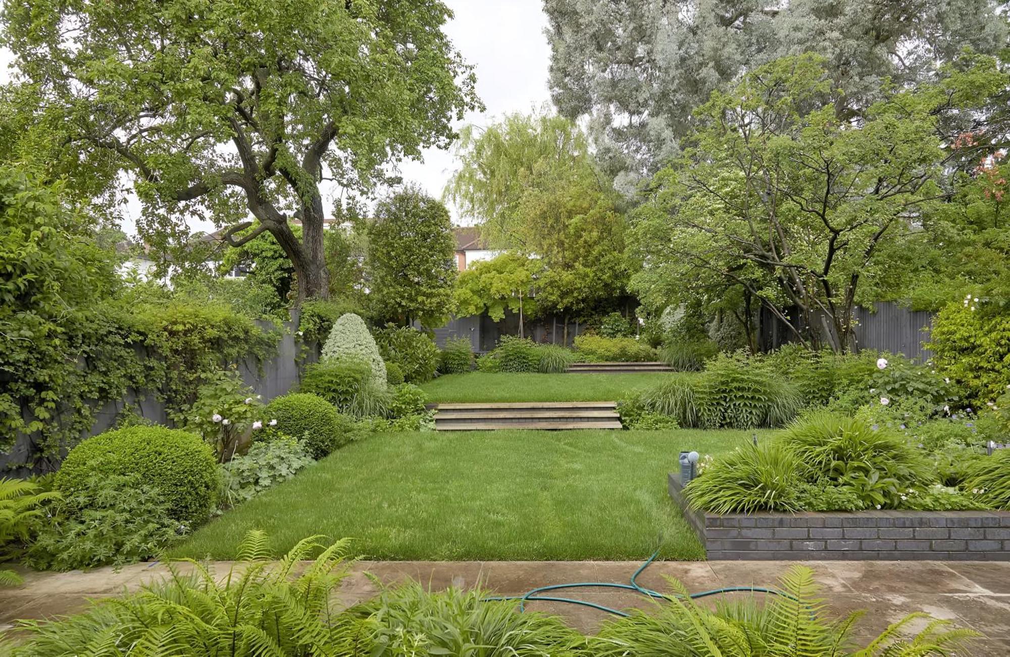 Unwind In Style 2br With Cozy Backyard For Groups Appartement Londen
