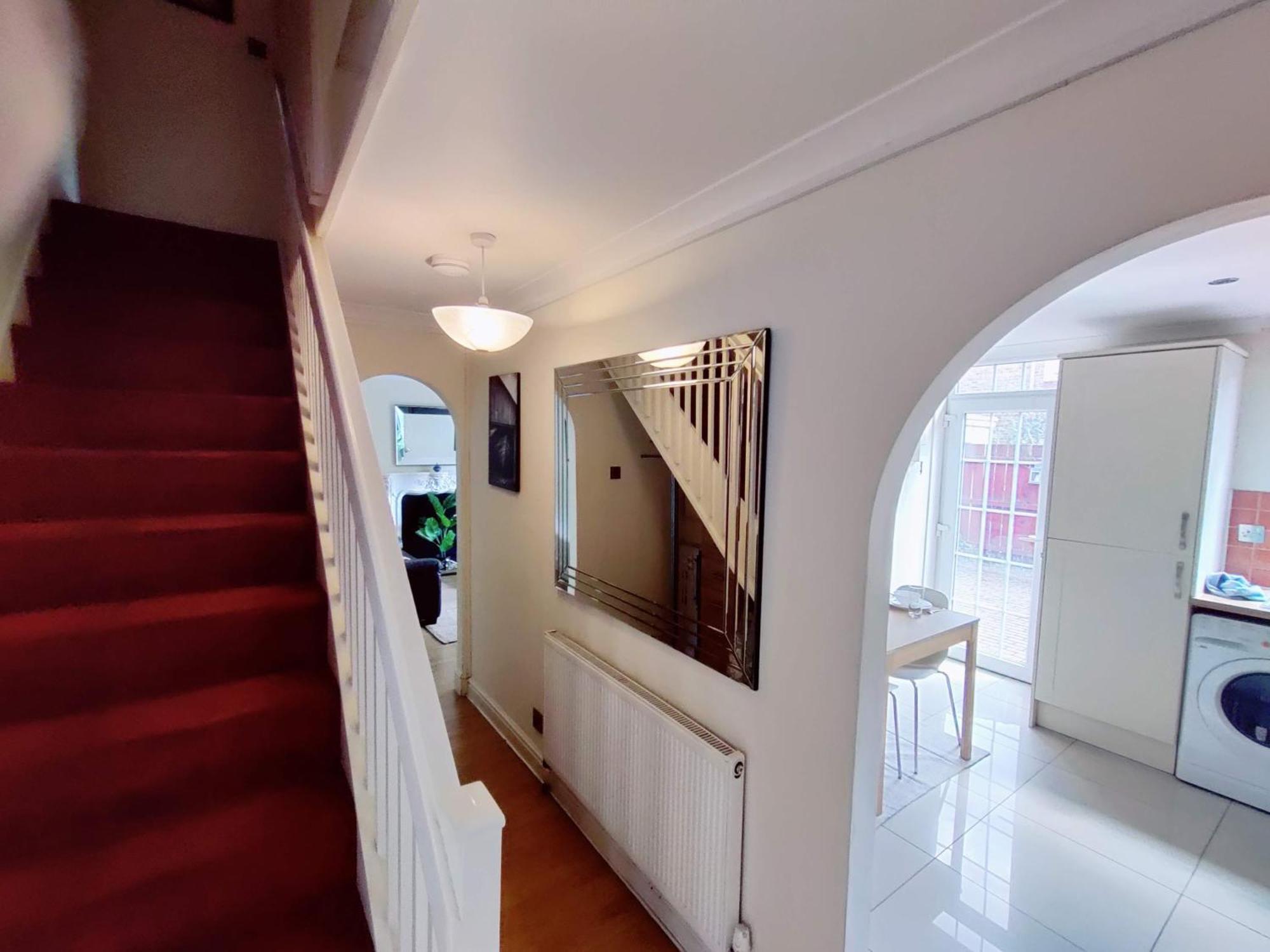 Spacious 3 Bedroom Whitechapel - 9 Mins From Tower Bridge With Free Parking & Garden Ferienhaus *