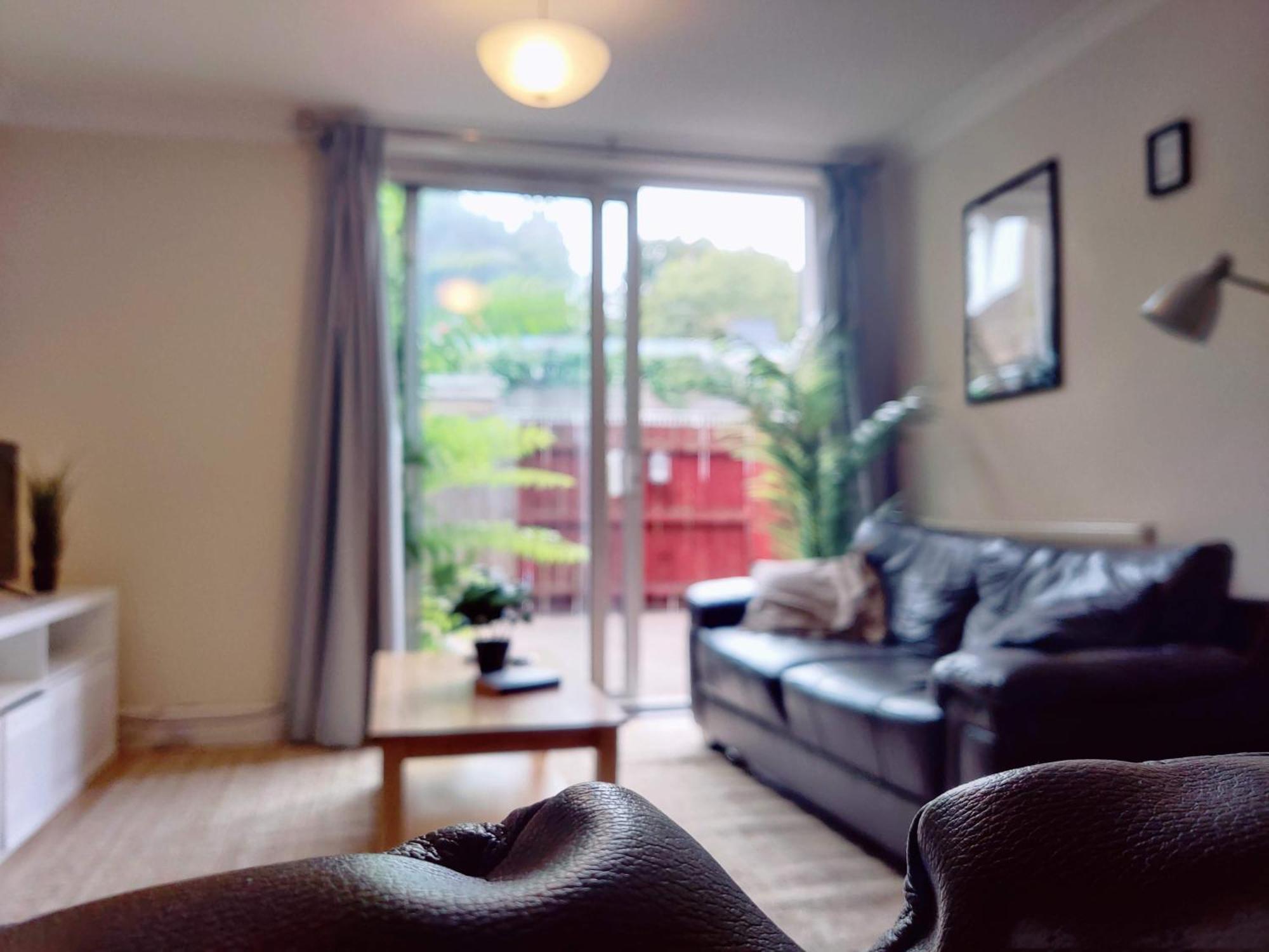 Ferienhaus Spacious 3 Bedroom Whitechapel - 9 Mins From Tower Bridge With Free Parking & Garden London